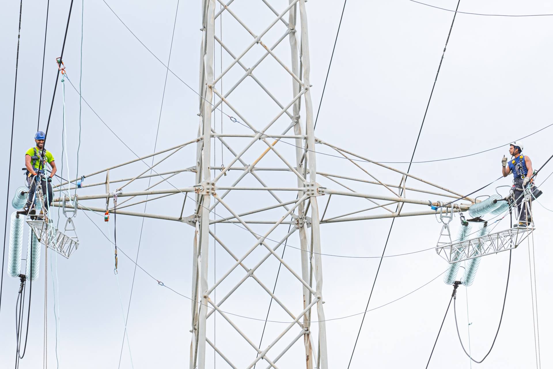 Silenzio, alta tensione!