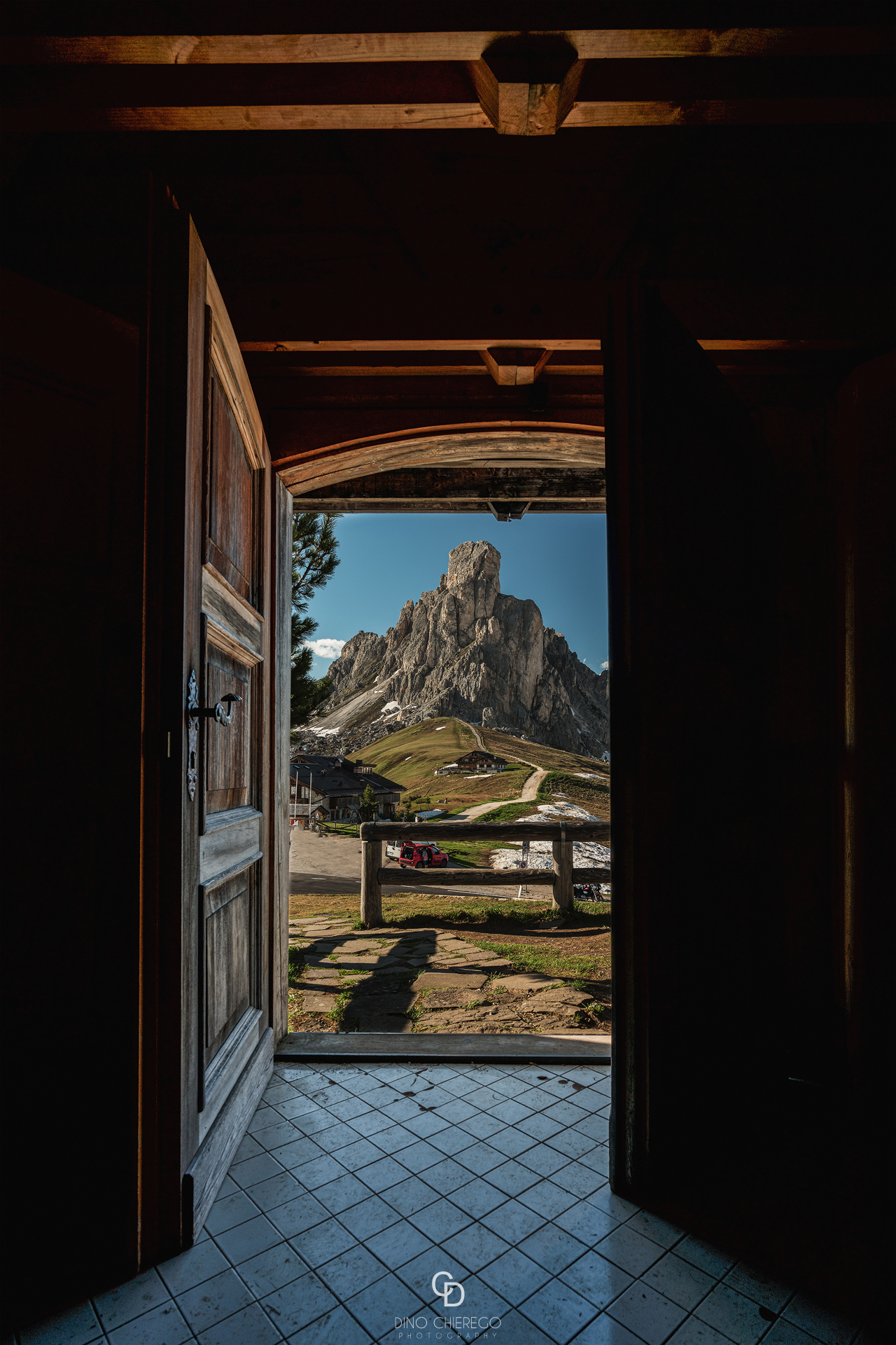 Dalla piccola cappella di Passo Giau