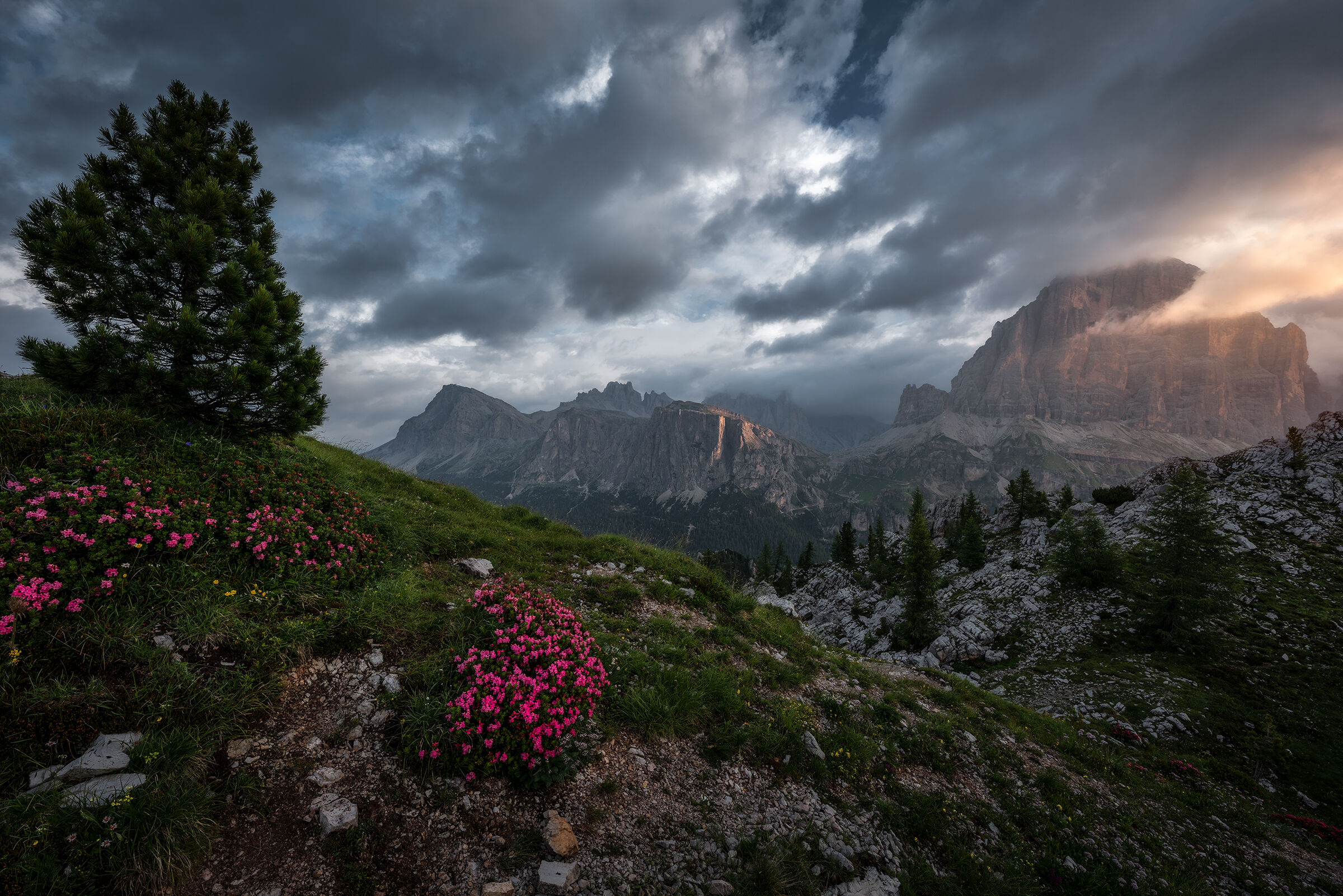 The Dawn on the Tofana