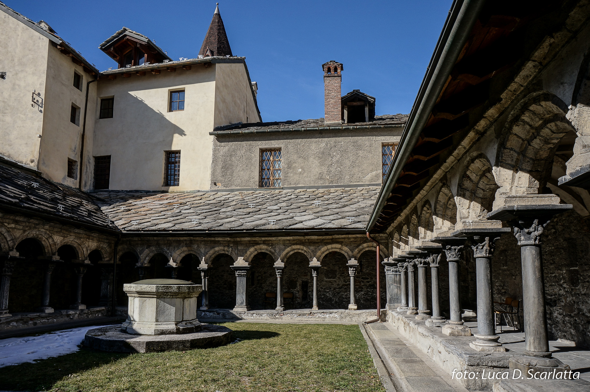 Collegiata di S. Orso in Aosta, il Chiostro