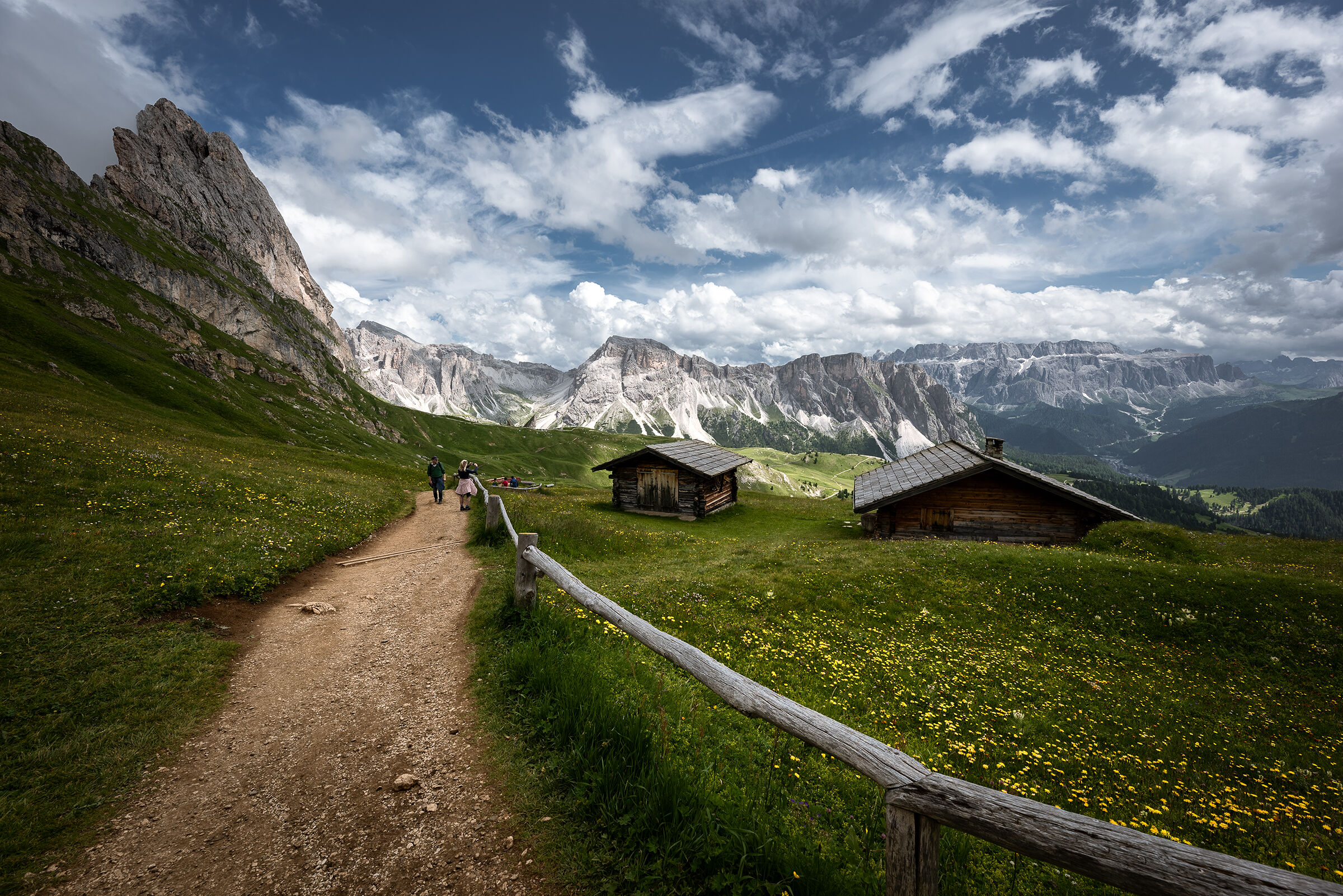 Among the Paths of seceda