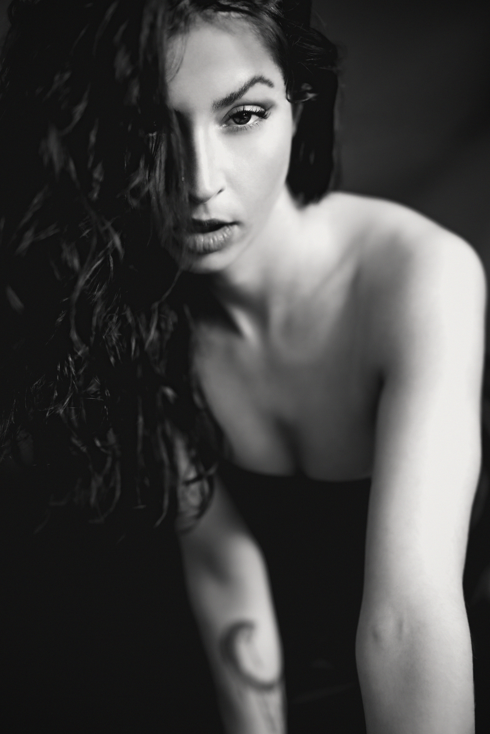 Esperimento con Sfondo Nero e Luce Naturale, BN5