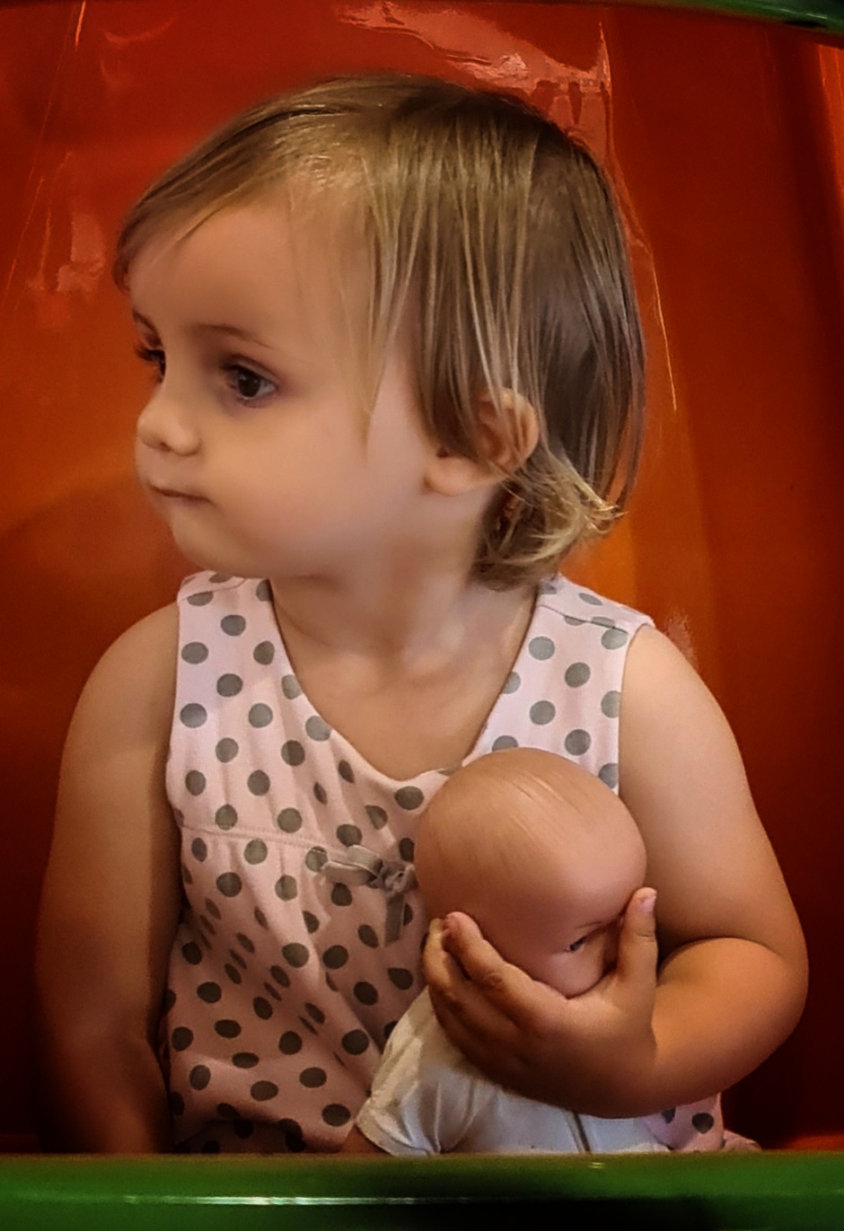 Greta e bimbo... Chi va là?