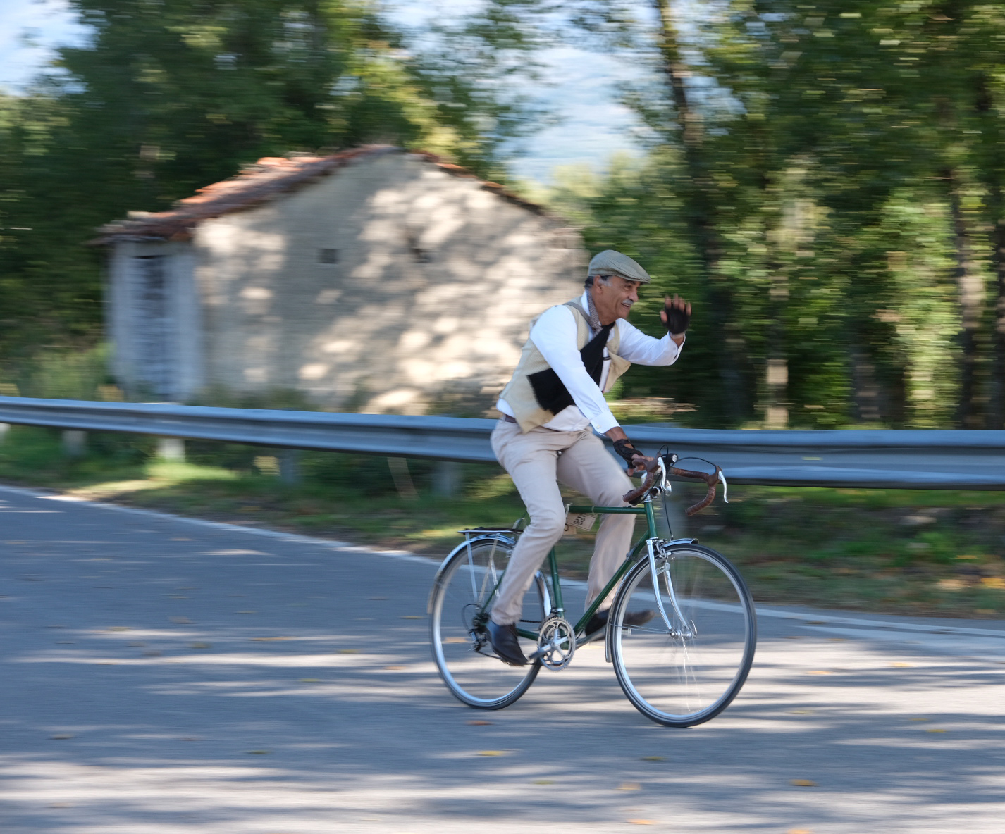 Ciclostorica dalle cascate al lago