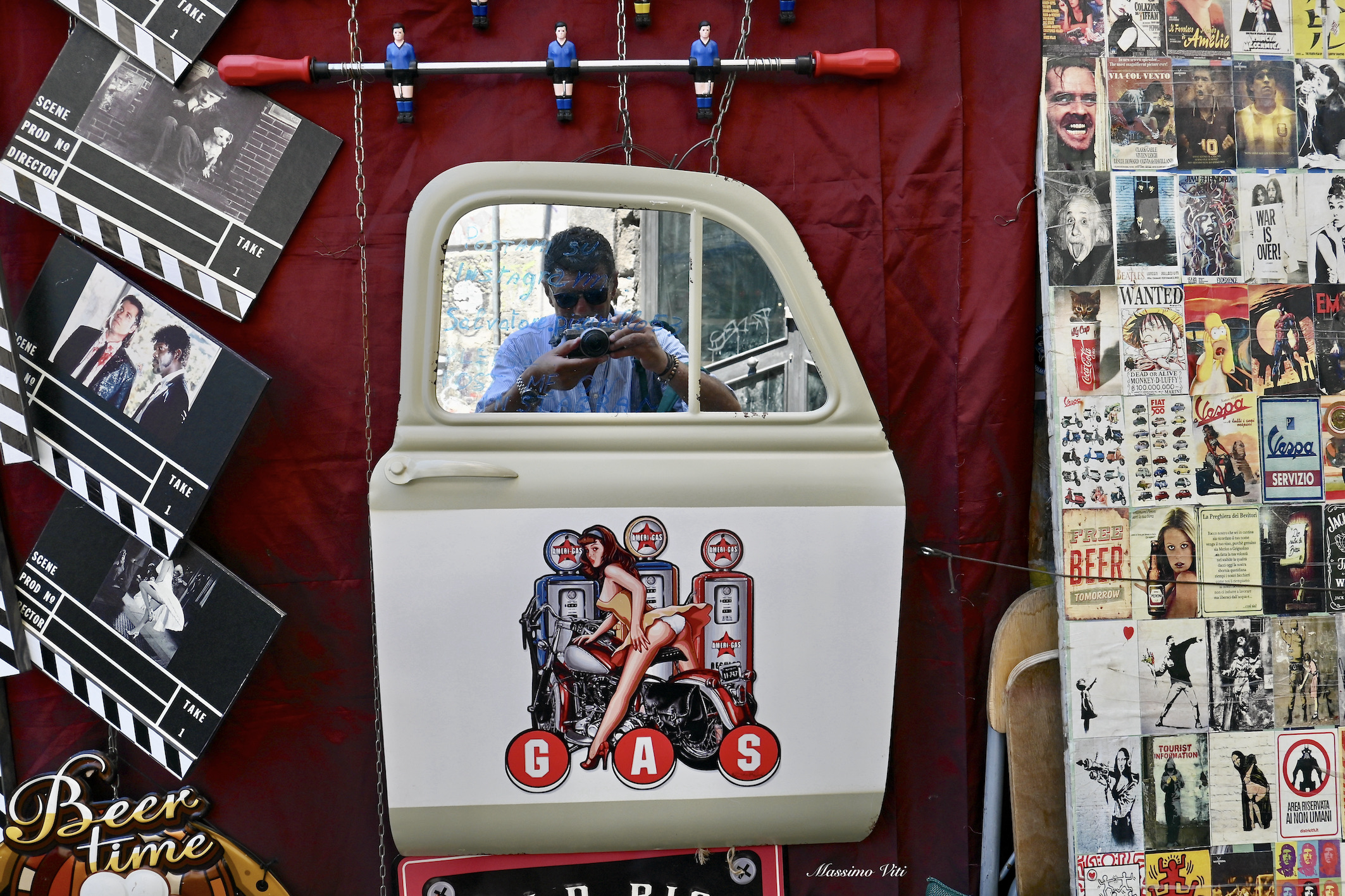 Primi scatti con Nikon Zfc " Vicoli di Napoli . Selfie