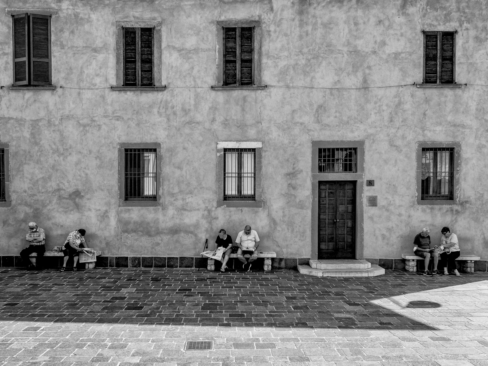 Sulla piazza del paese