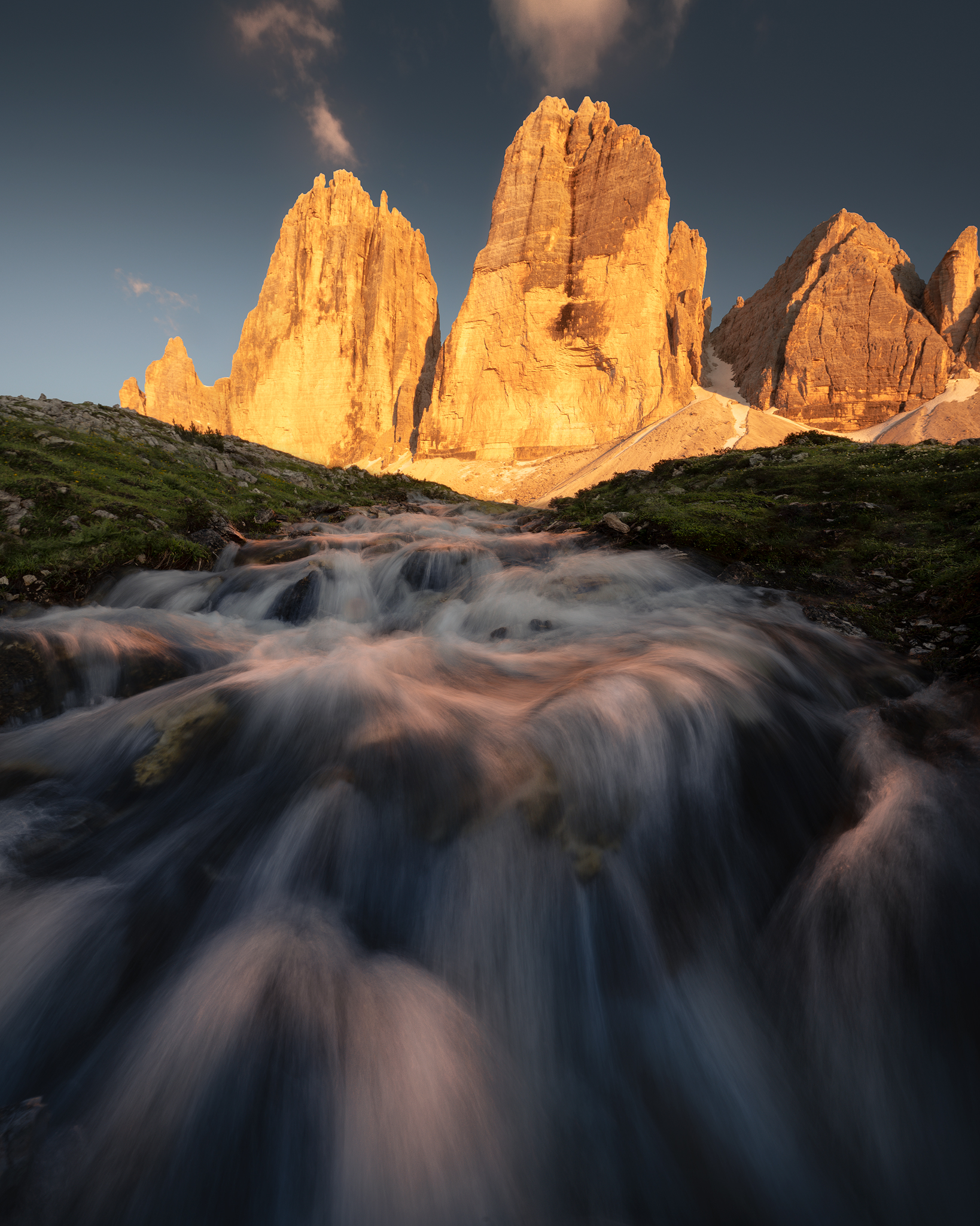 Le tre cime, infuocate dal tramonto