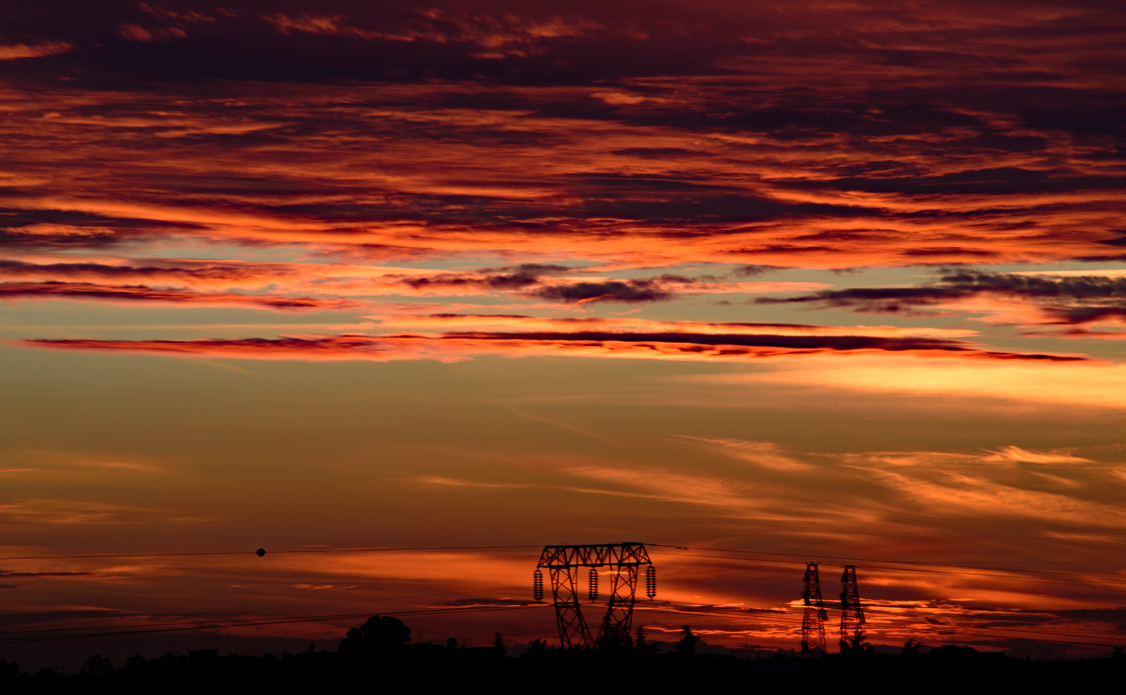tramonto dietro i tralicci  !!