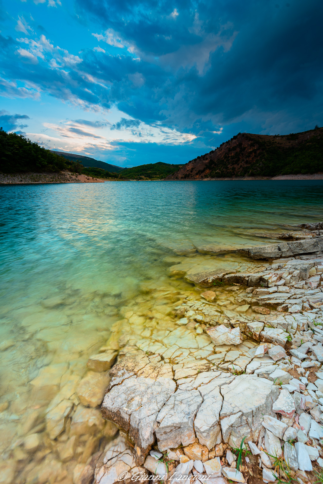 Temporale in arrivo    Lago di Fiastra