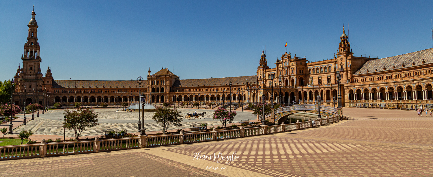 Panorama of Plaza de España