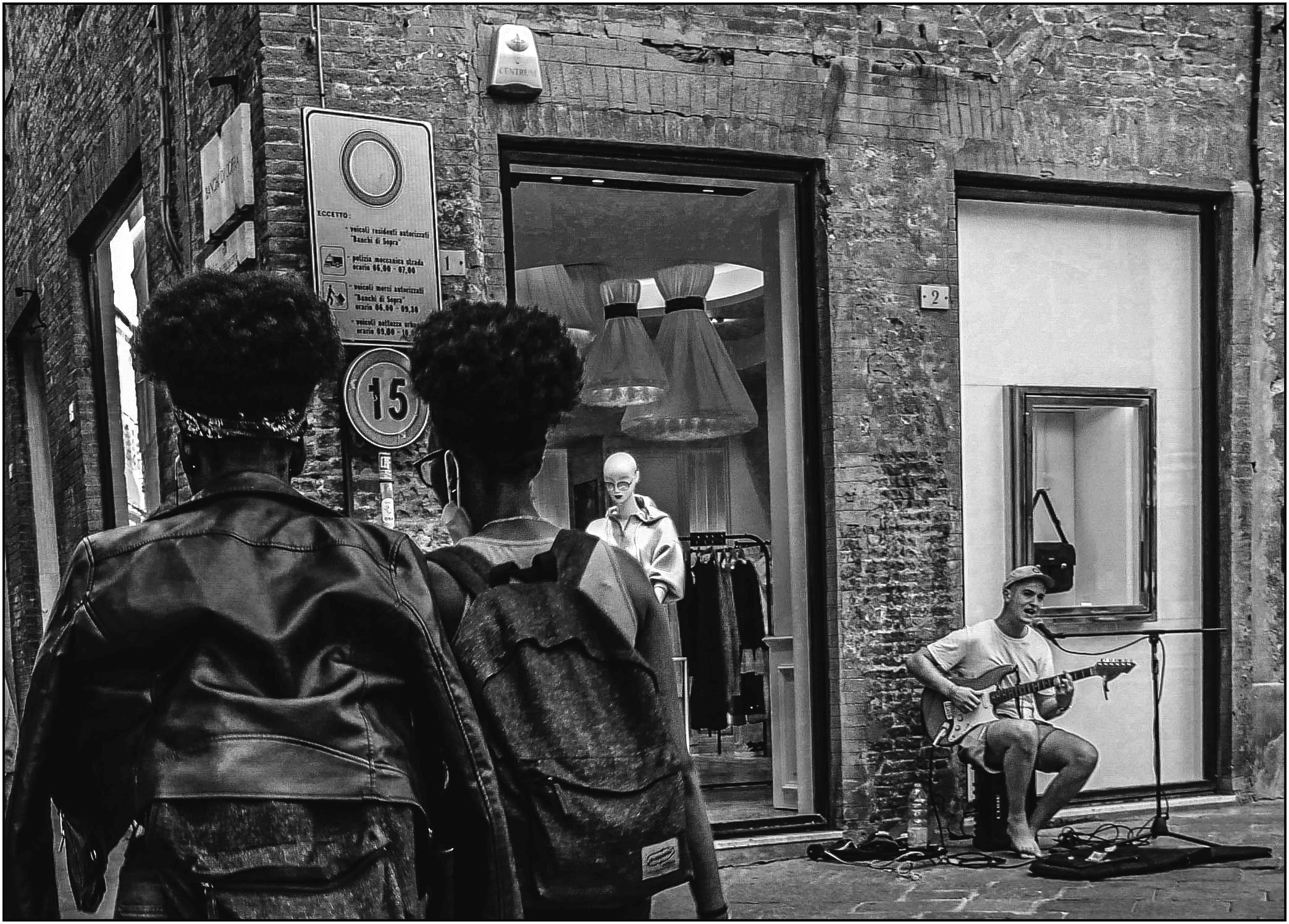 The tourists and the musician