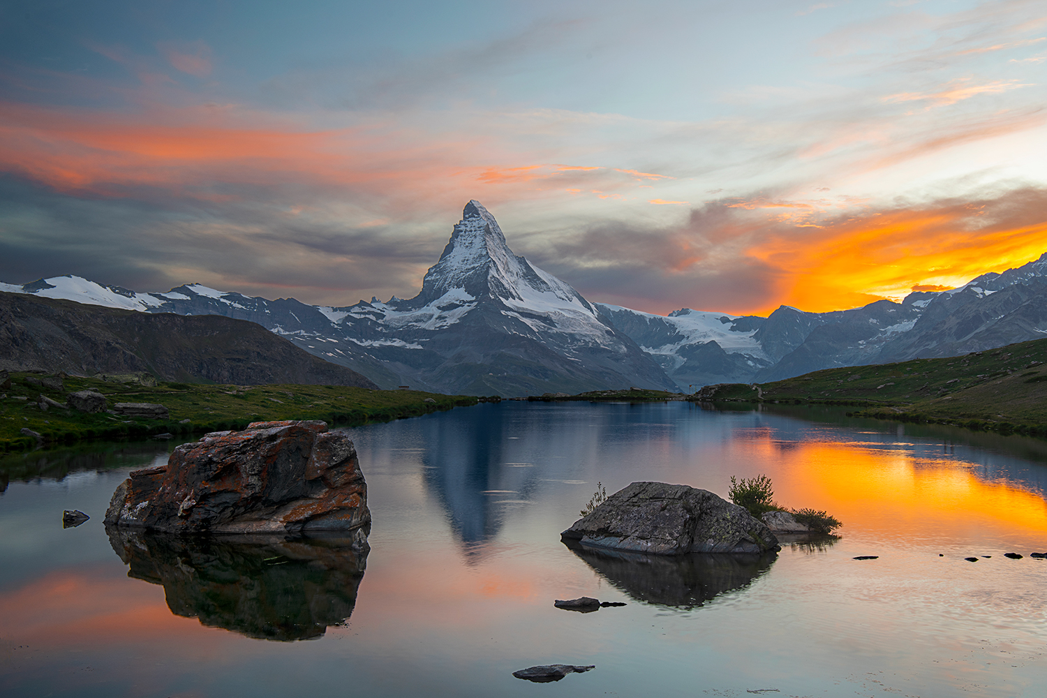 Lago Stellisee e Cervino al tramonto