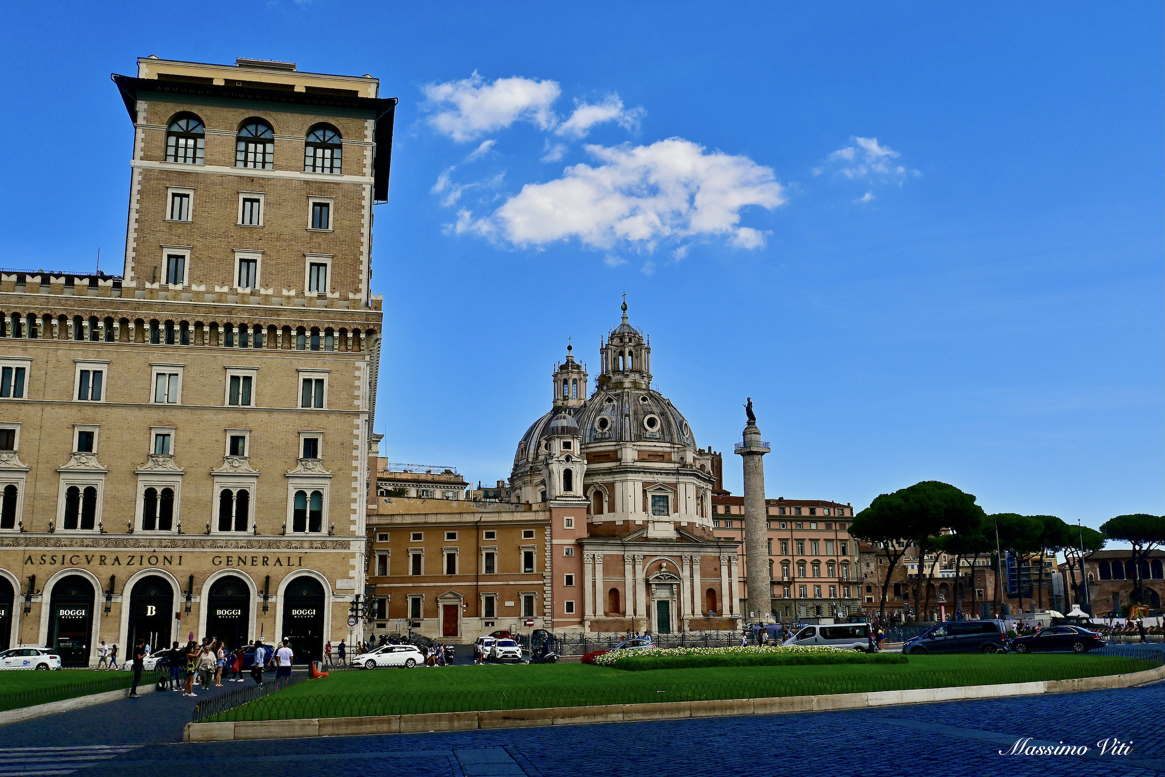 Roma Colonna Traiana e chiesa S.Maria di Loreto