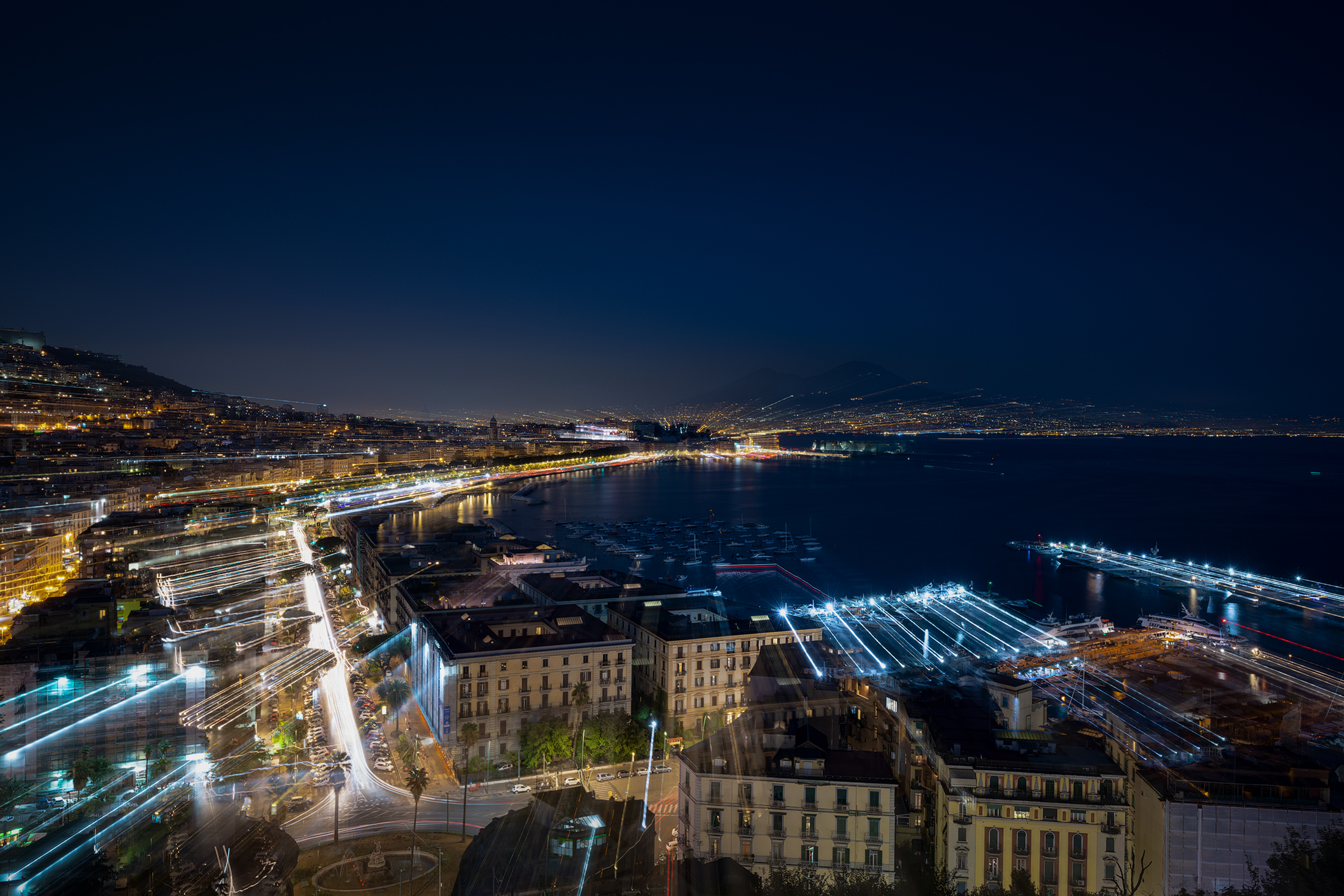 Naples... Entering organized chaos