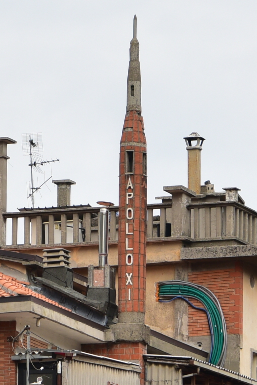 "Space" chimney