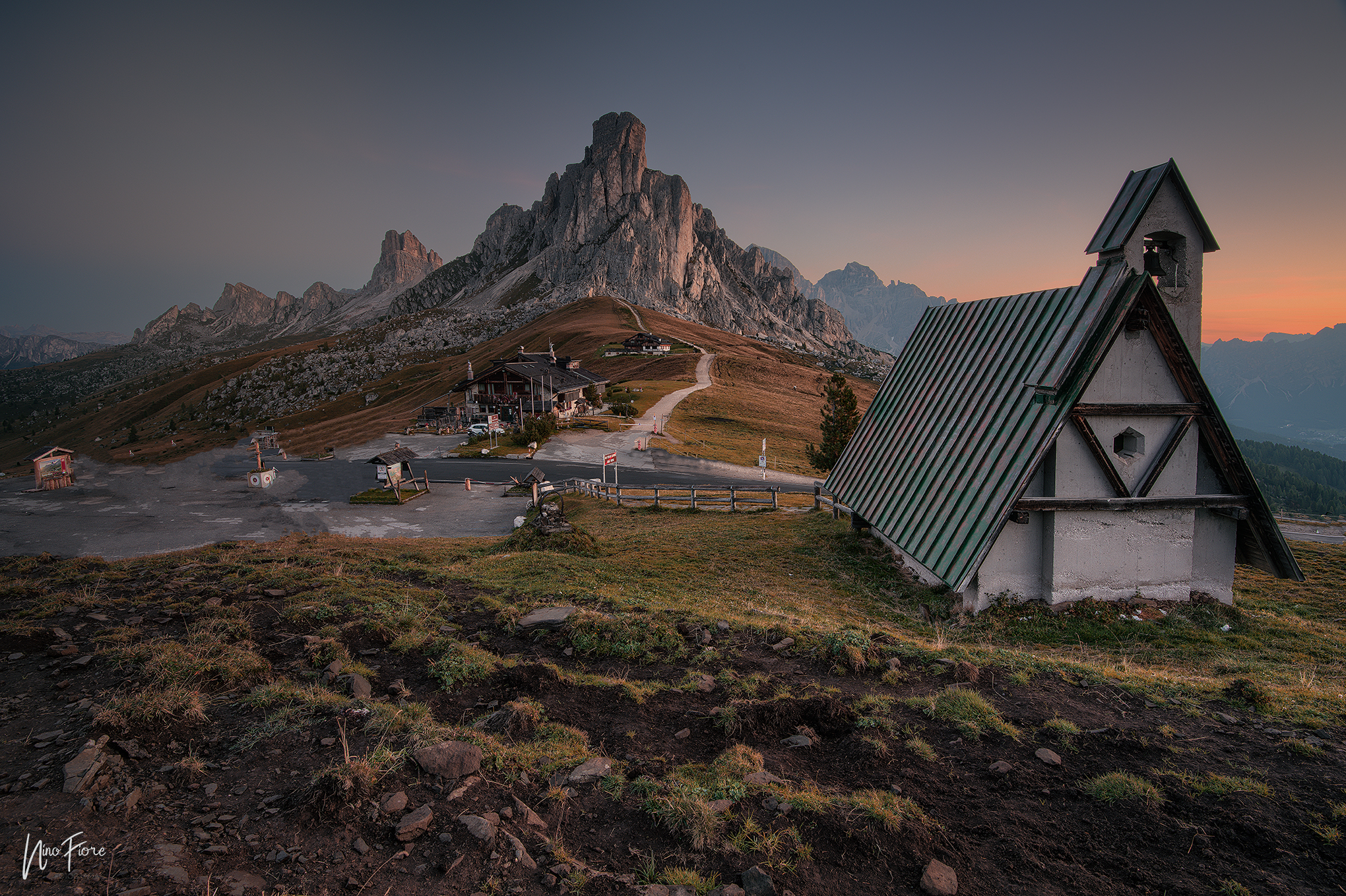 La chiesetta di passo giau