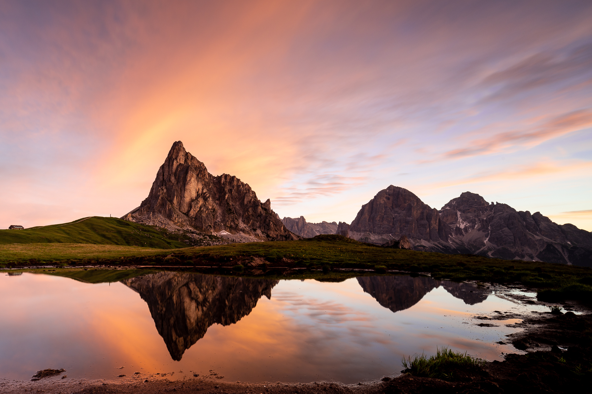 Alba al passo Giau