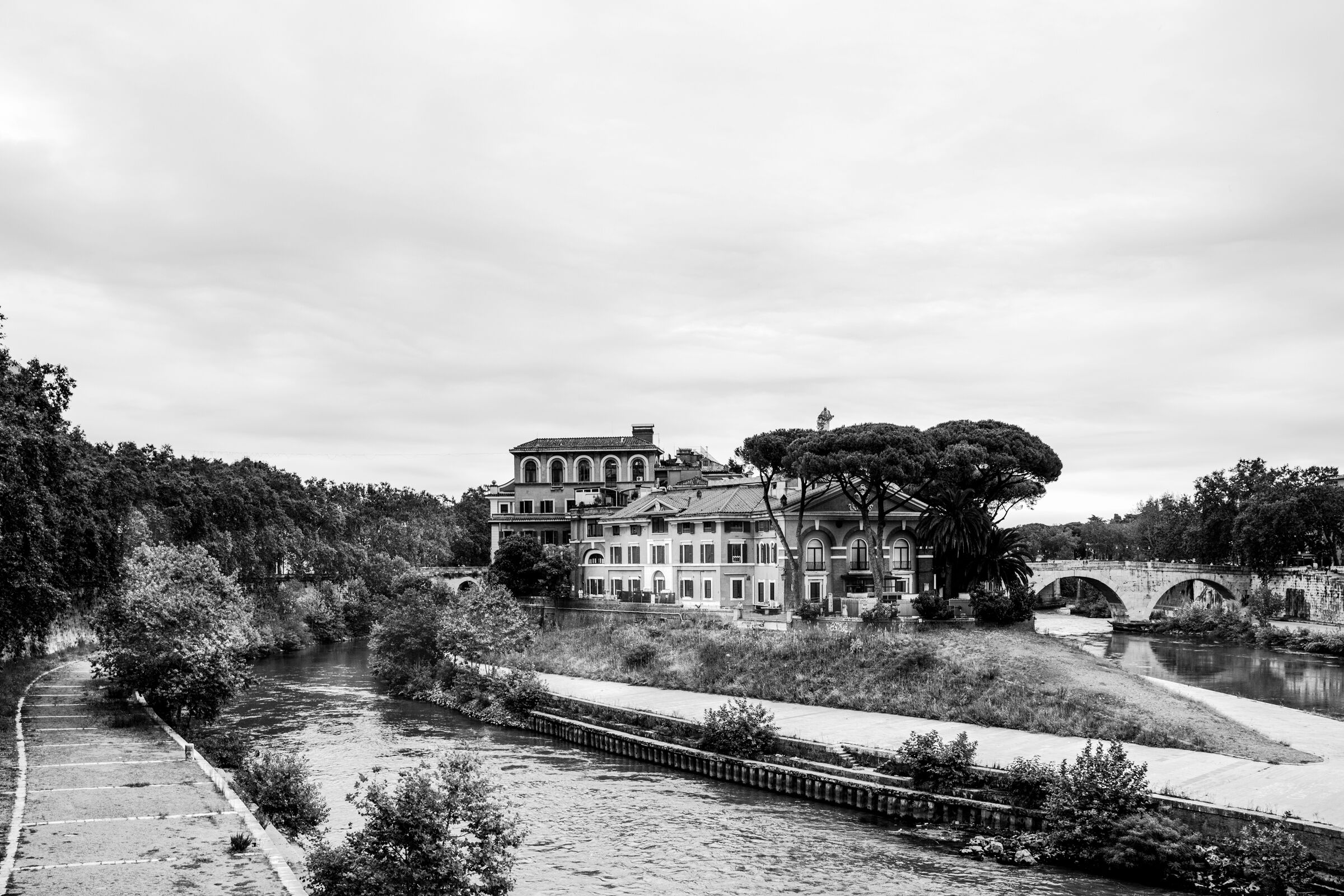 Facing the Tiber island