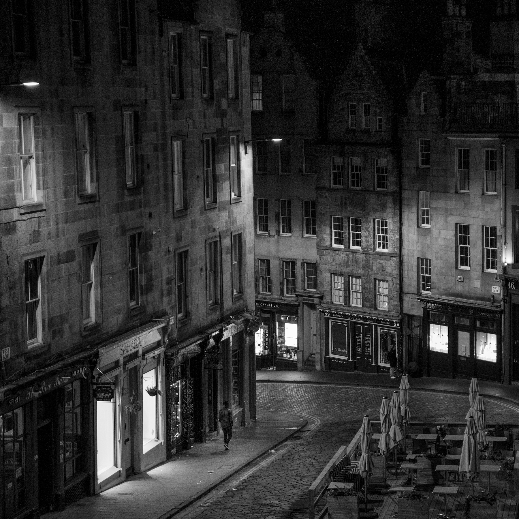 Walking Victoria Street