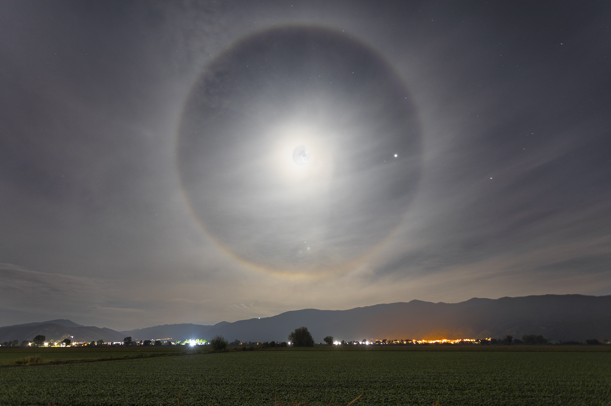 Lunar halo