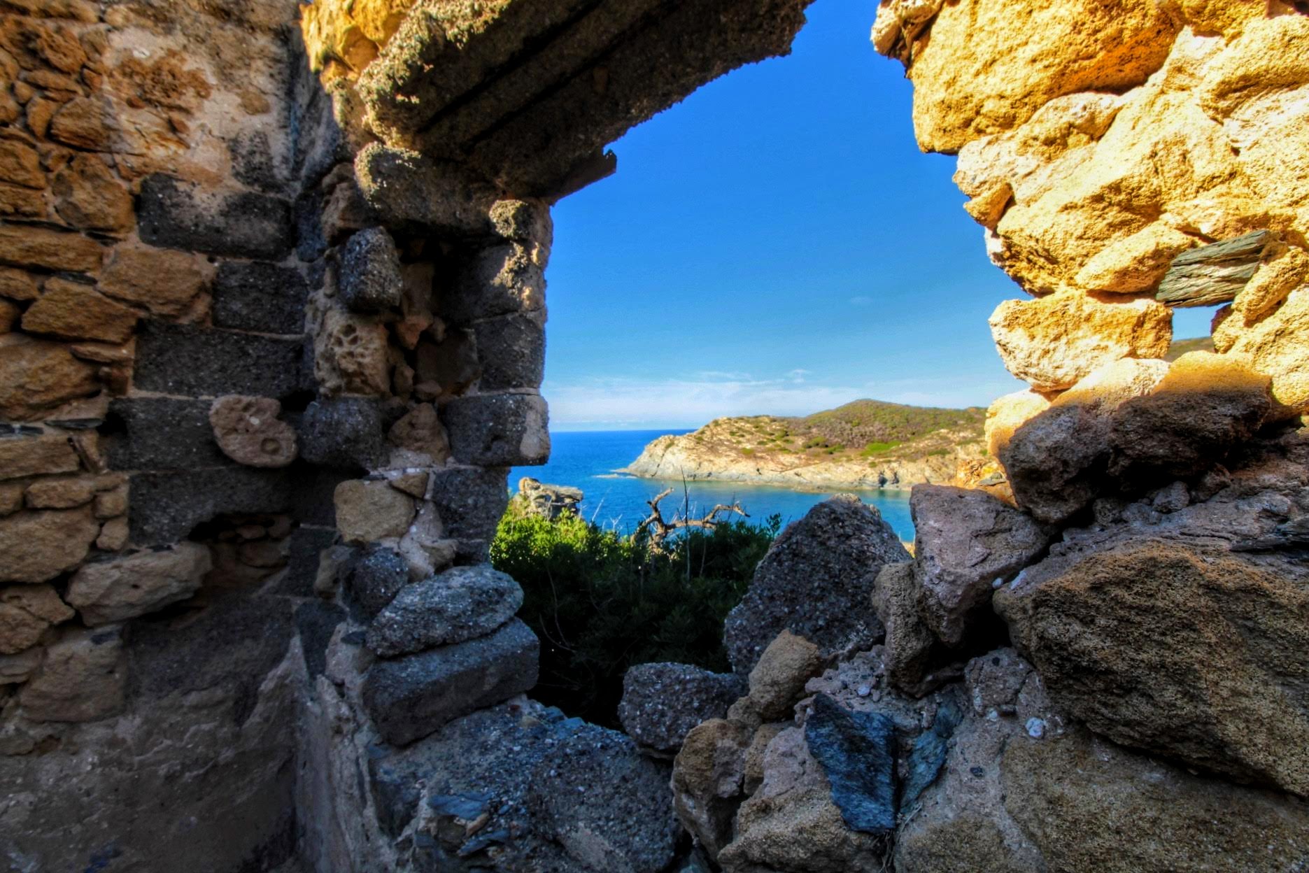 Tra i ruderi della vecchia  miniera
