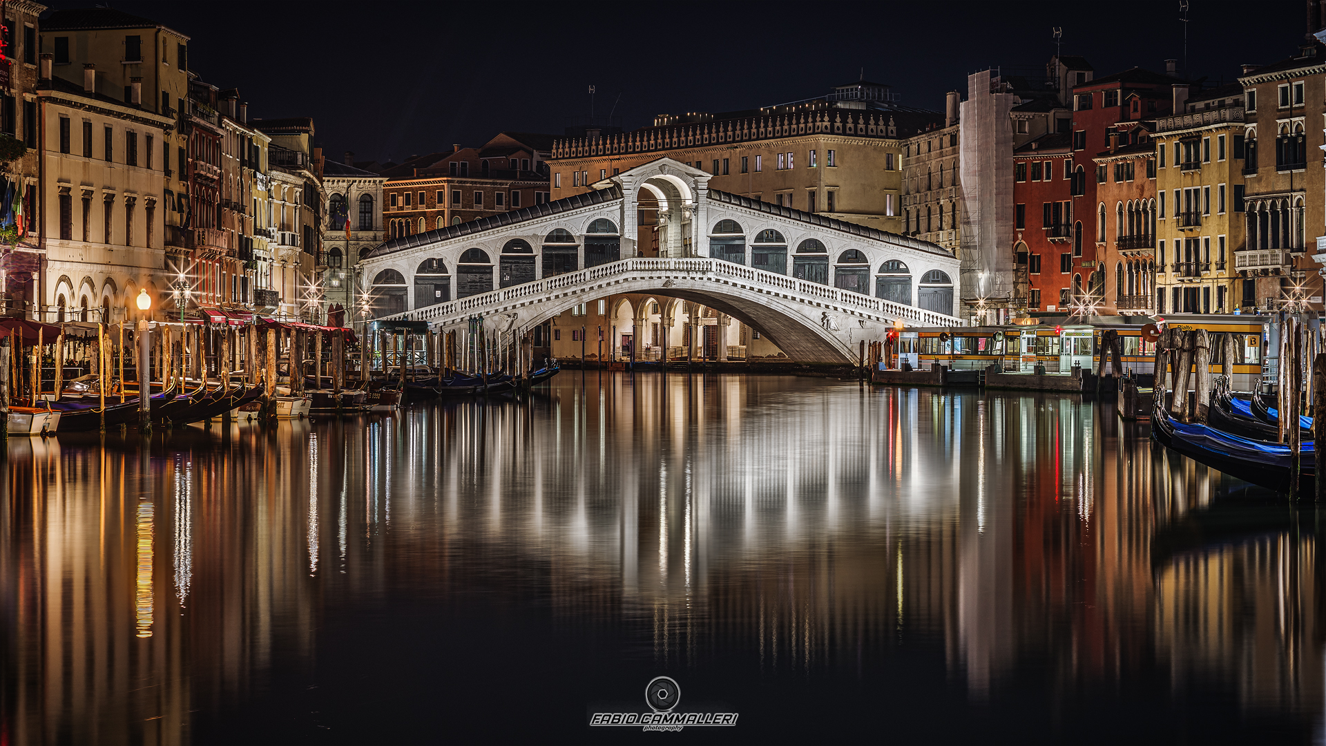 Venezia - Vista sul Ponte di Rialto