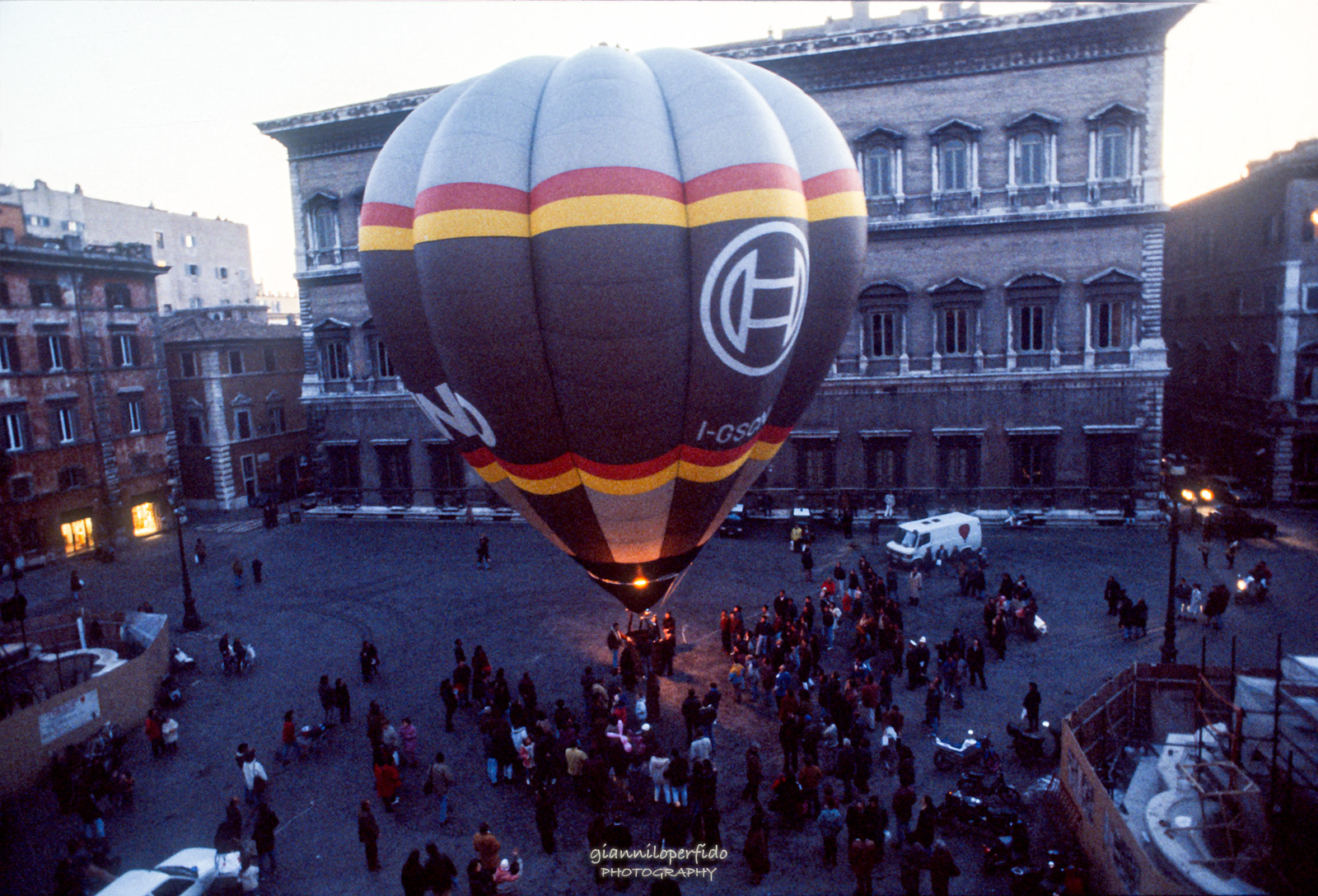 Piazza Farnese Roma 1992