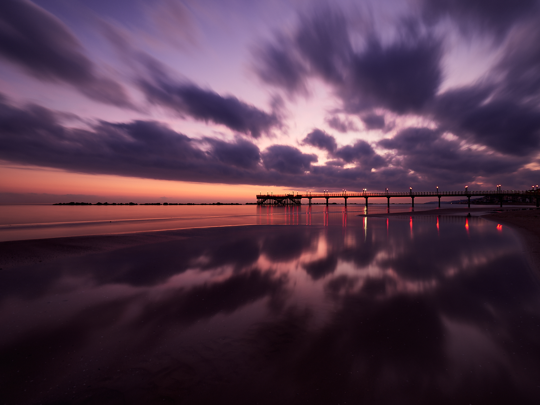 stesso pontile, un'altra alba