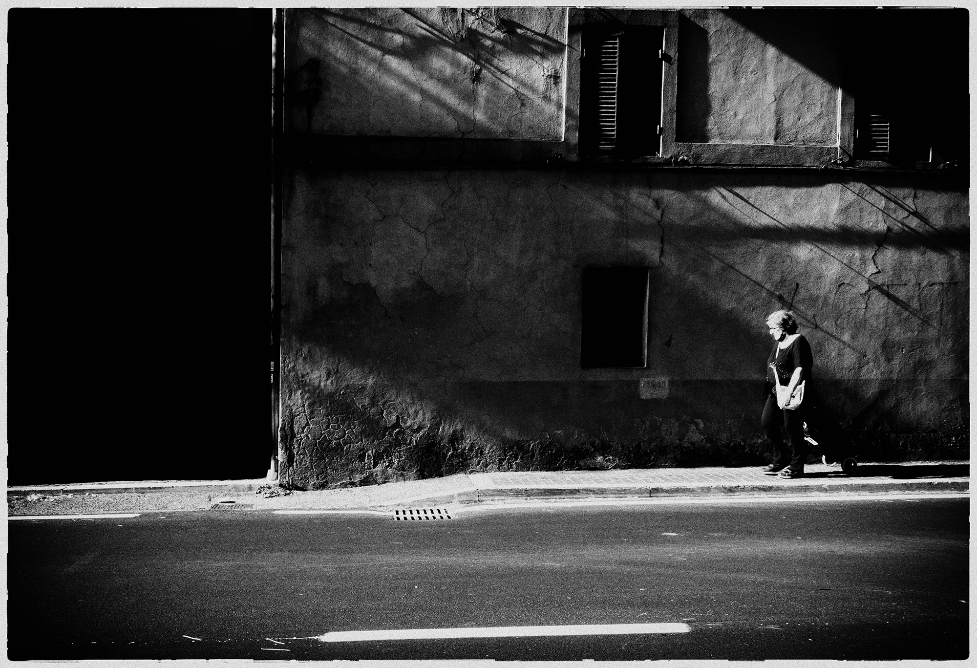 Around the corner there is Salvatore who ghermisce the ladie...