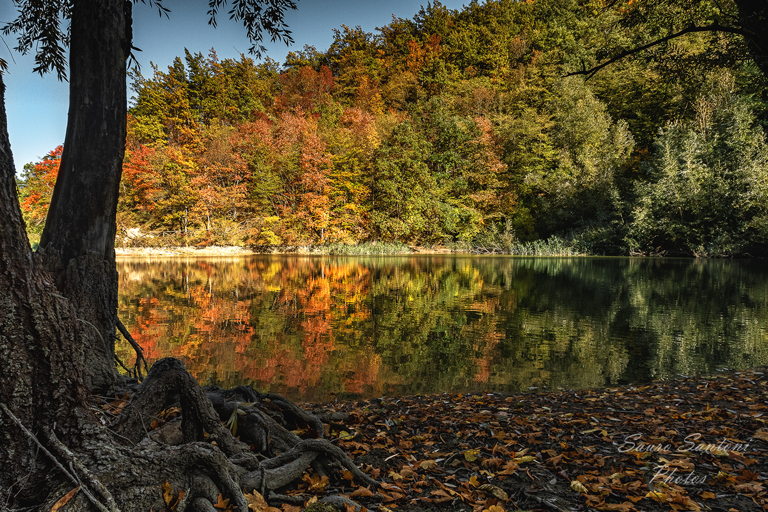 Colors and reflections Lake Tredozio bridge