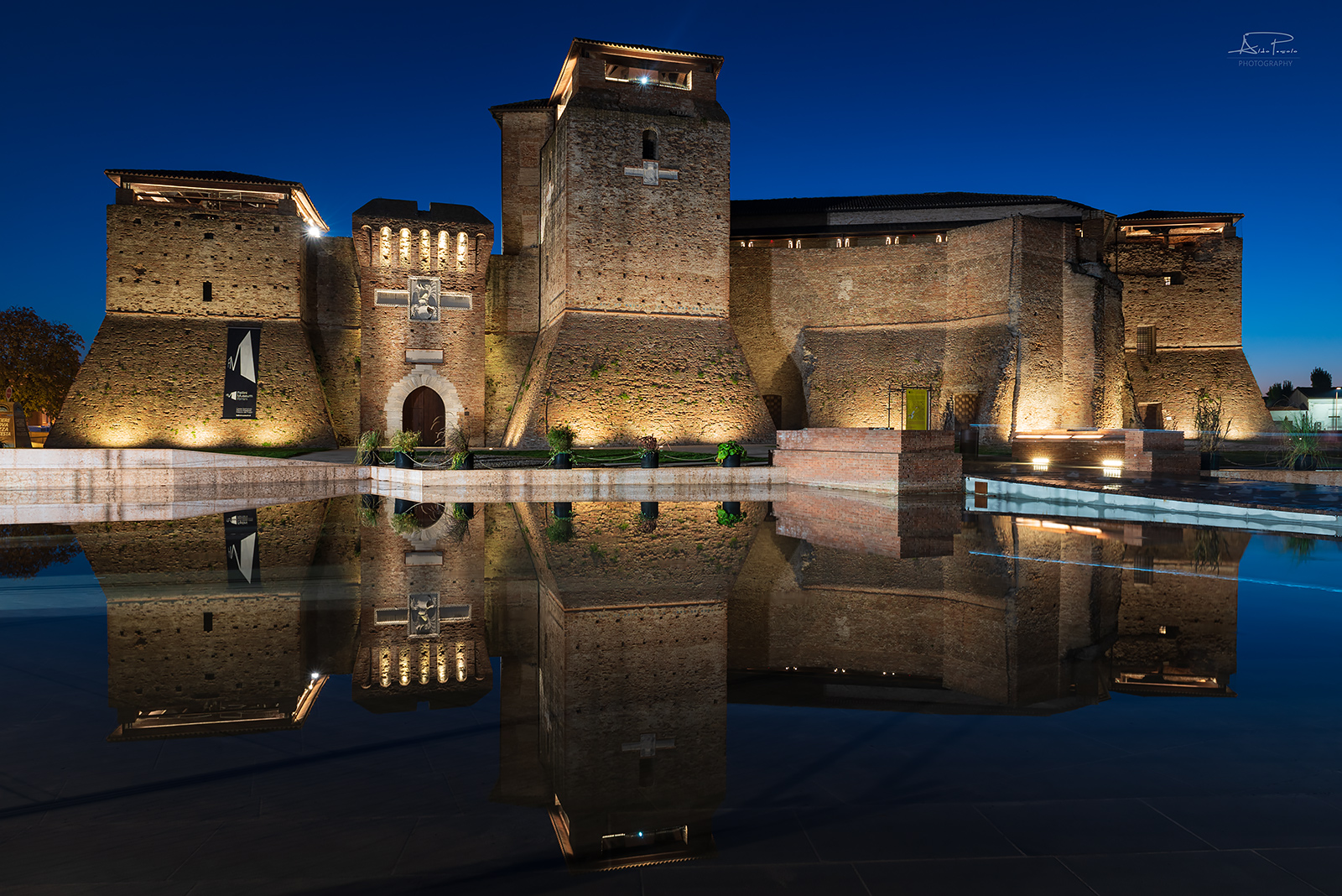 Castel Sismondo Reflection