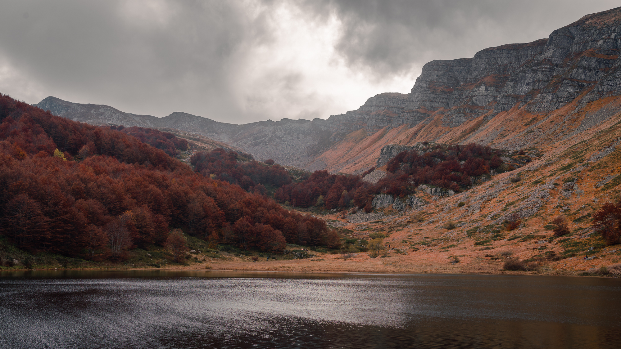 Lago baccio in autumn dress