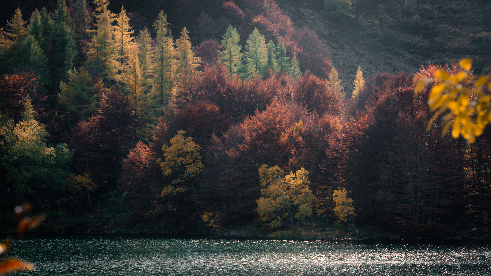 Lago Santo Modenese in veste autunnale