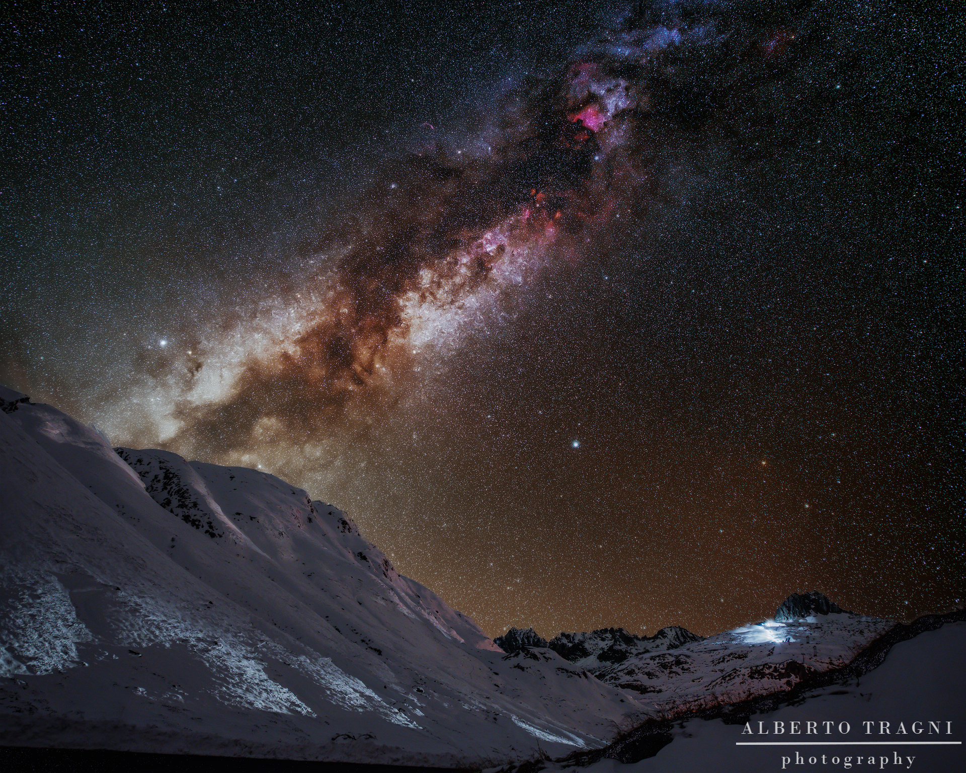 Una fredda notte sulle Alpi svizzere