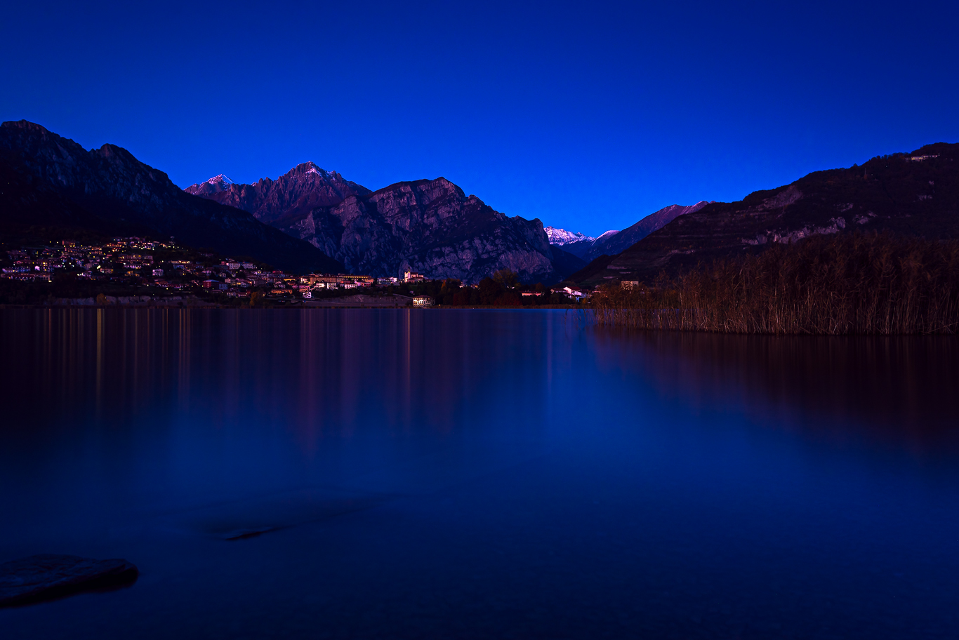 Crepuscolo al lago di Annone
