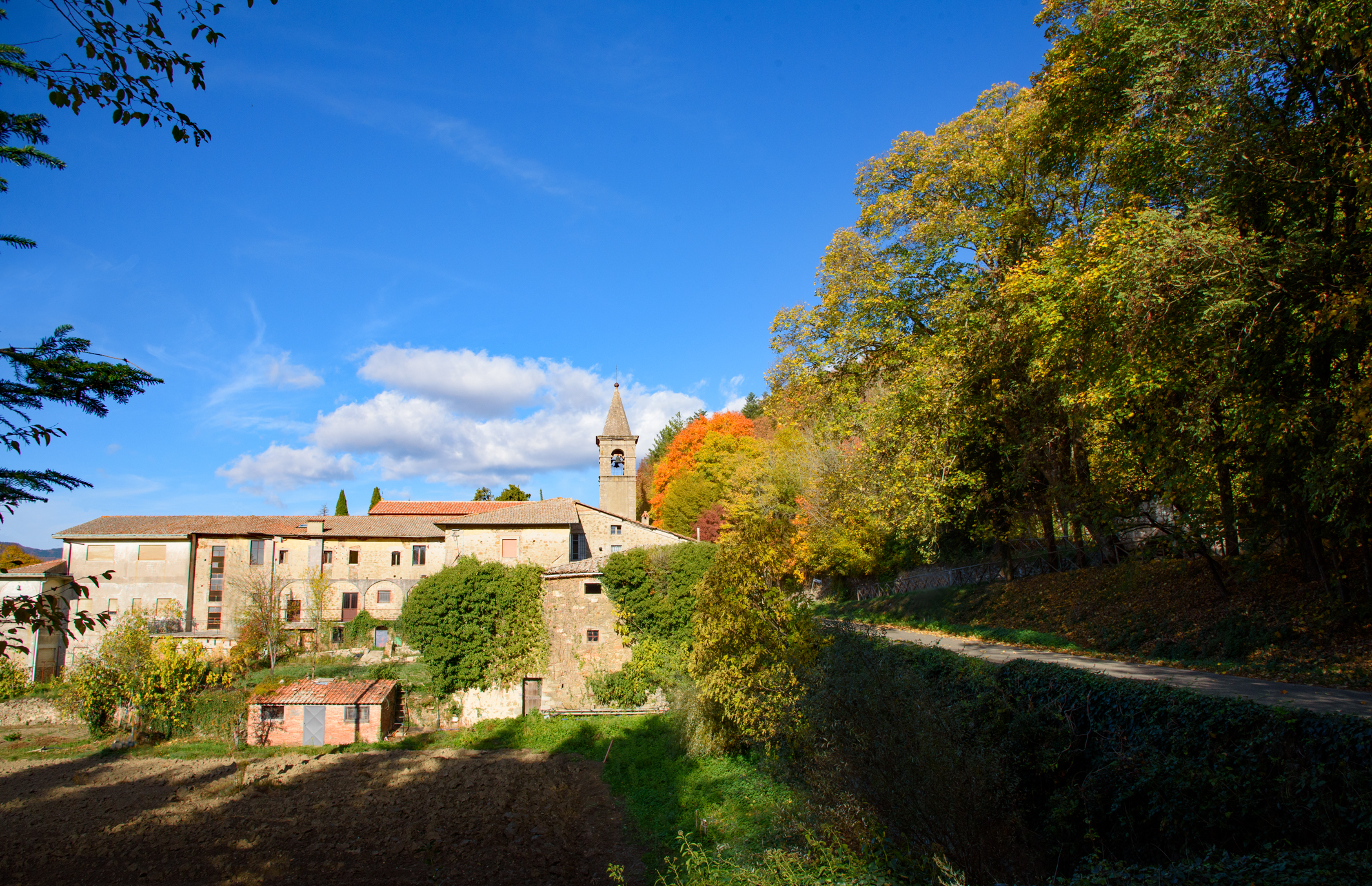 Il Convento tra i colori autunnali  !!