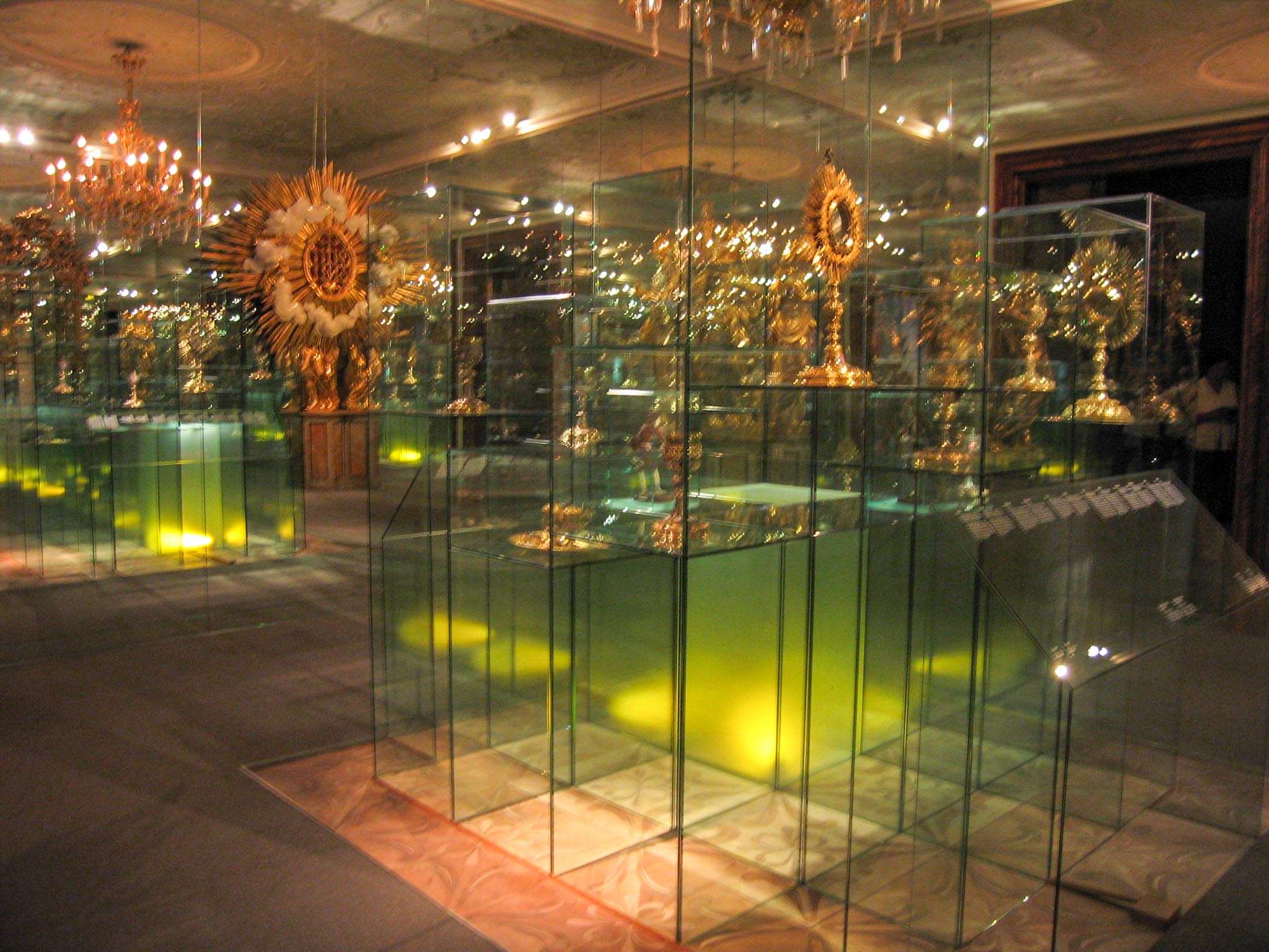Melk - the display cases