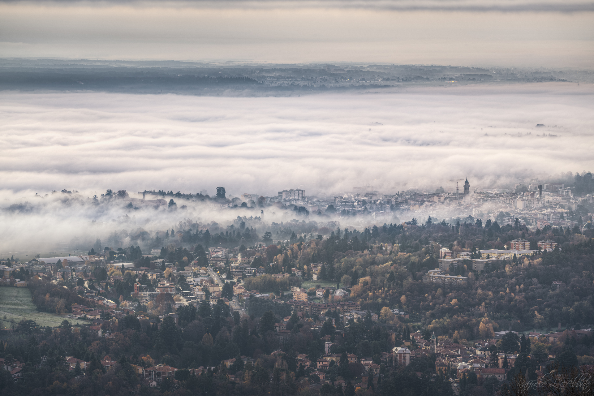 Varese si sveglia nella Nebbia