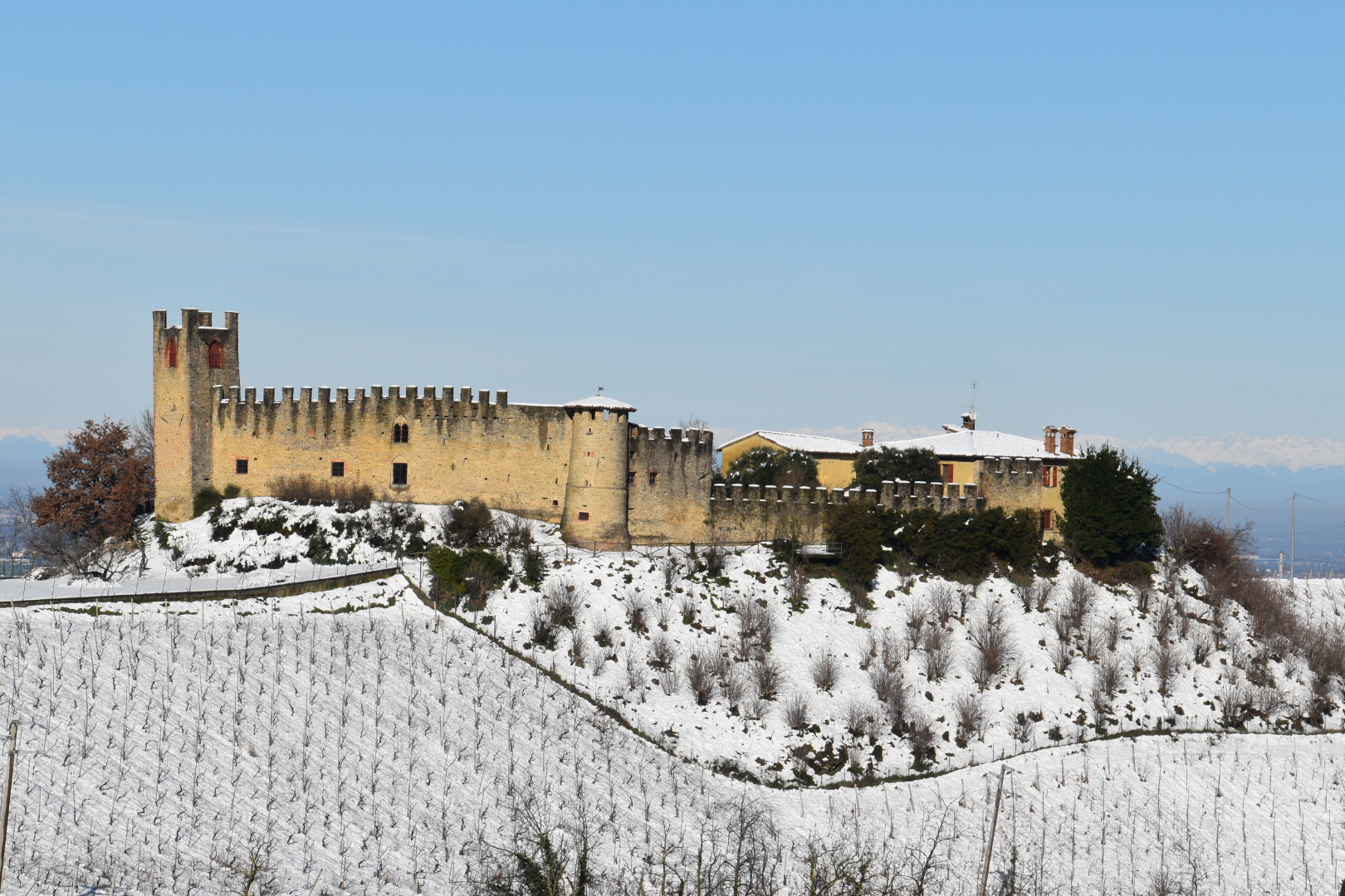 Castello di Magnano