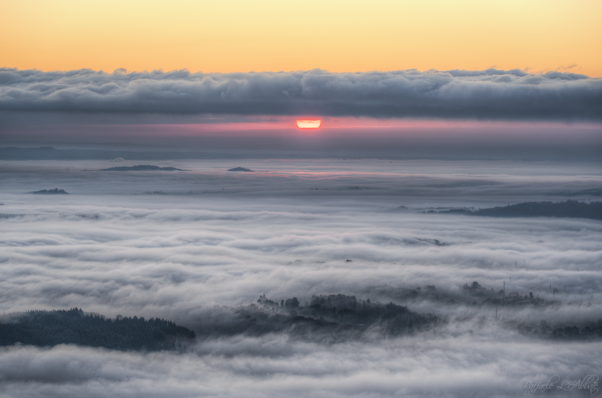 Alba su un Mare di nuvole