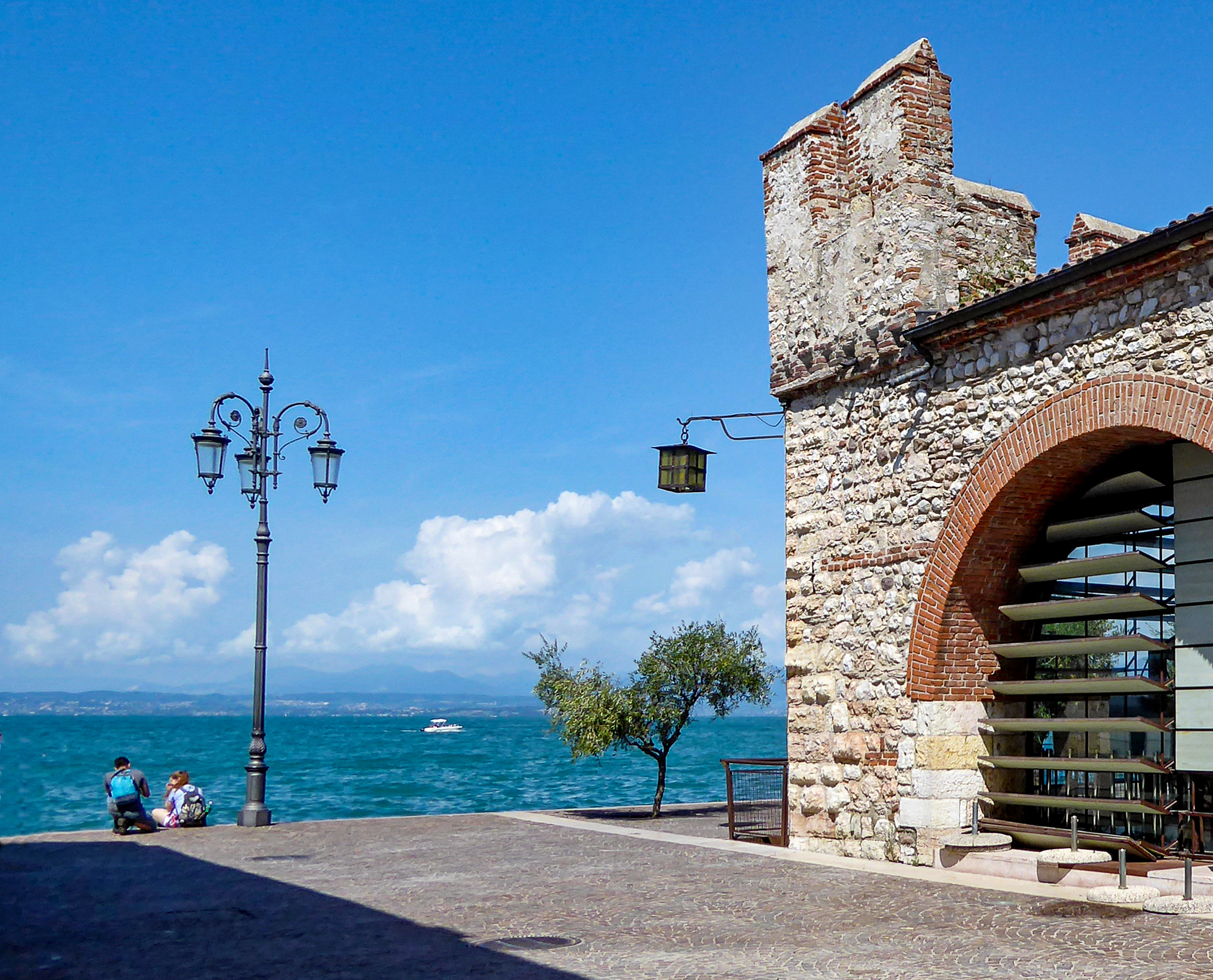 due chiacchere al lago