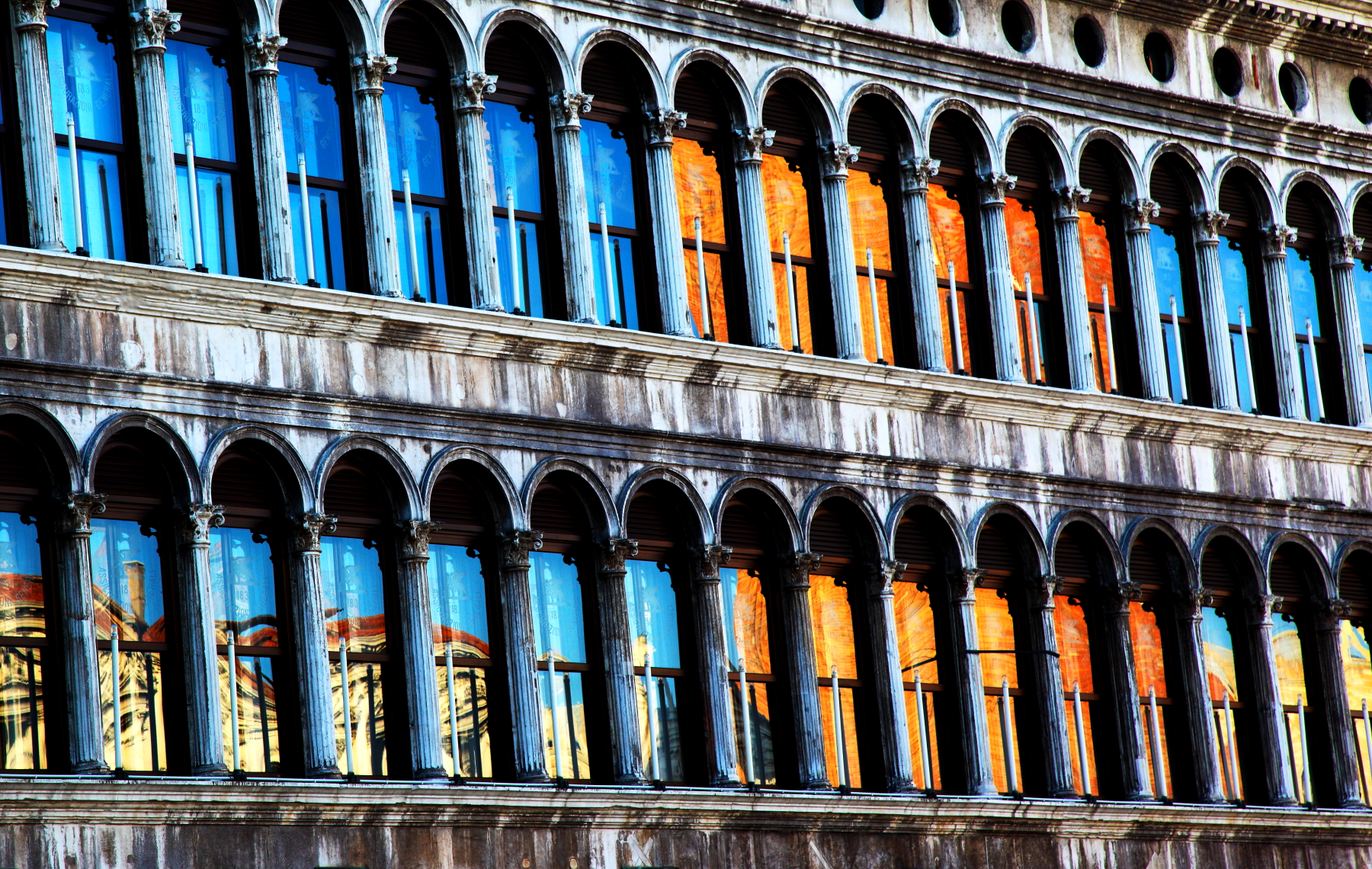Riflessi in Piazza San Marco due