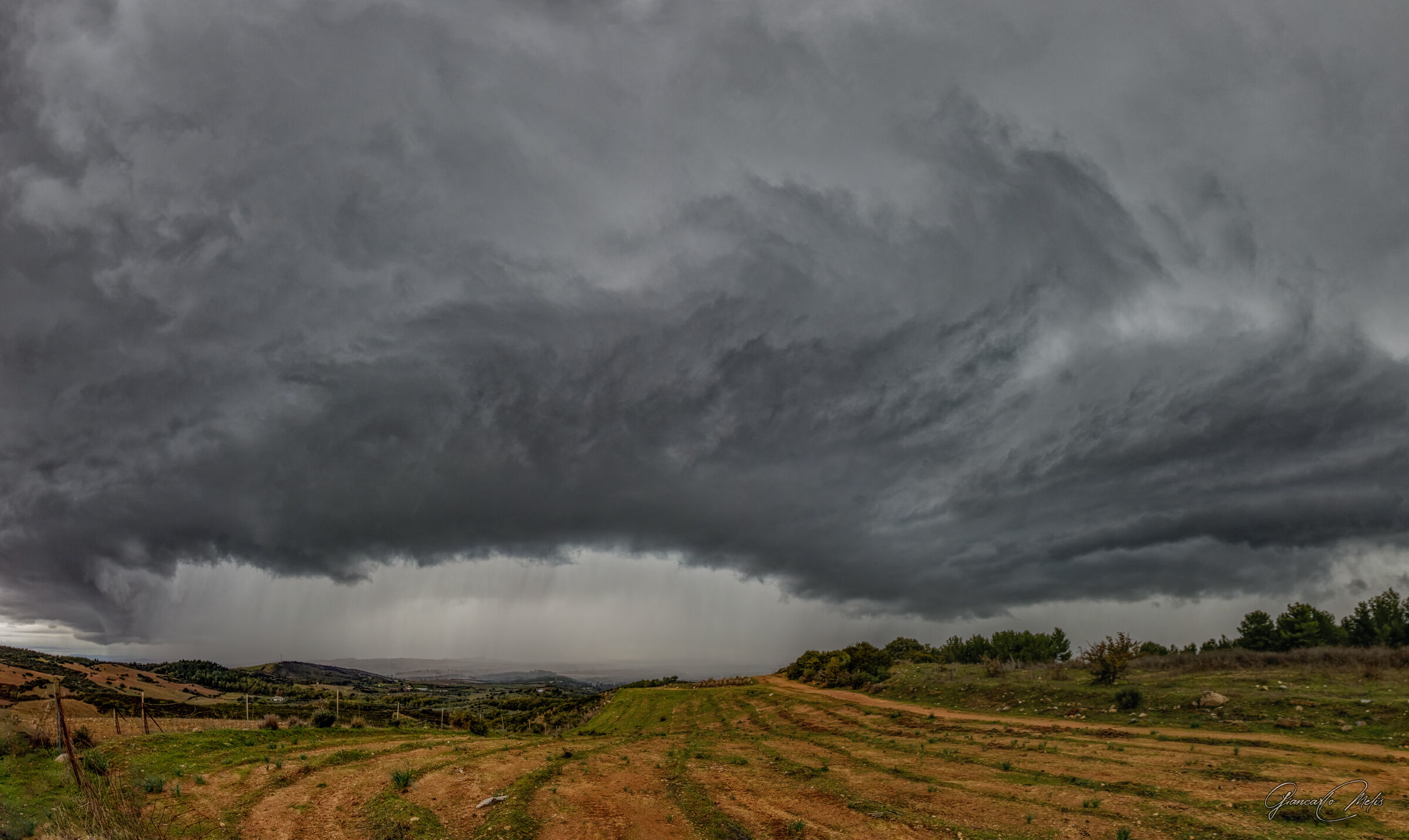Violent thunderstorm
