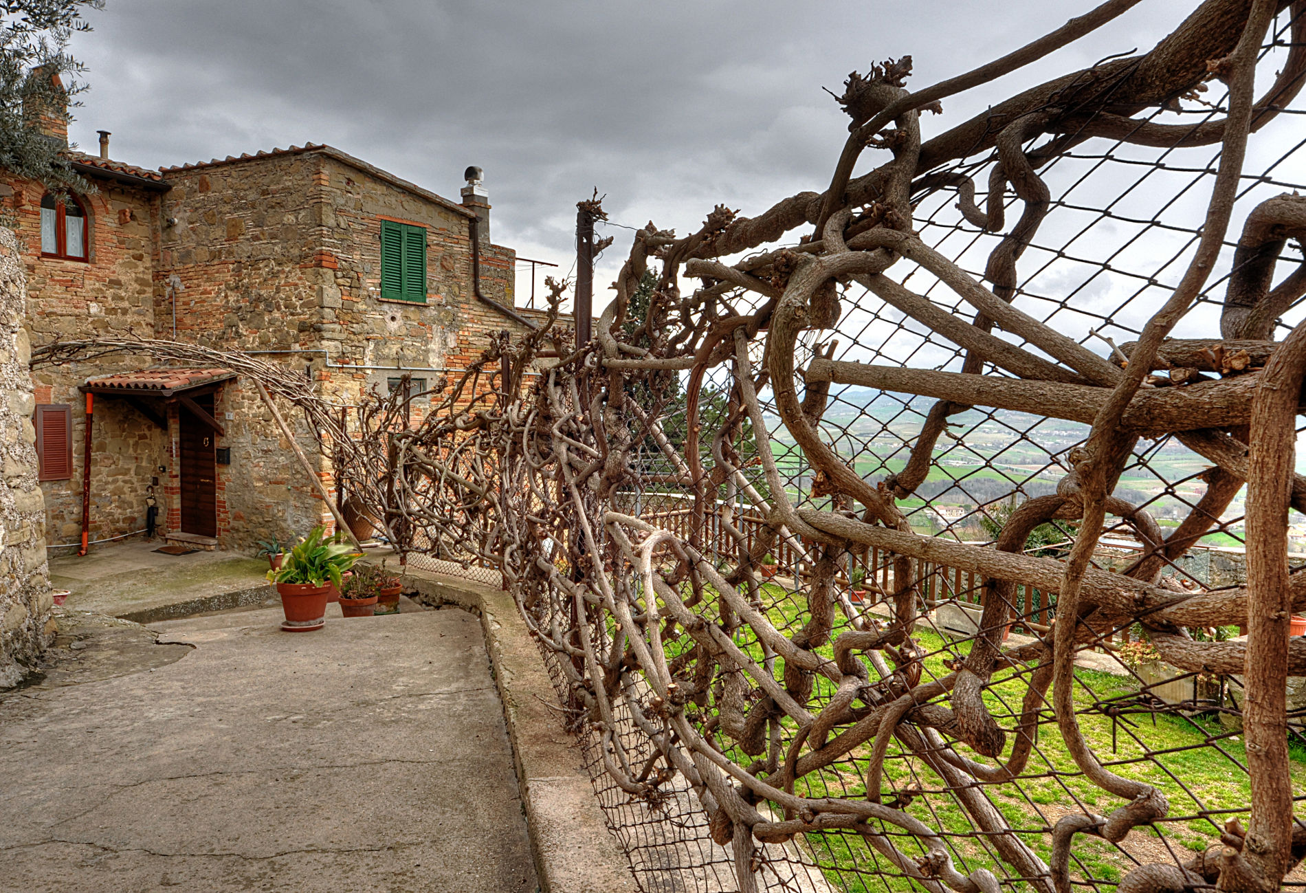 Gualdo Cattaneo- intreccio