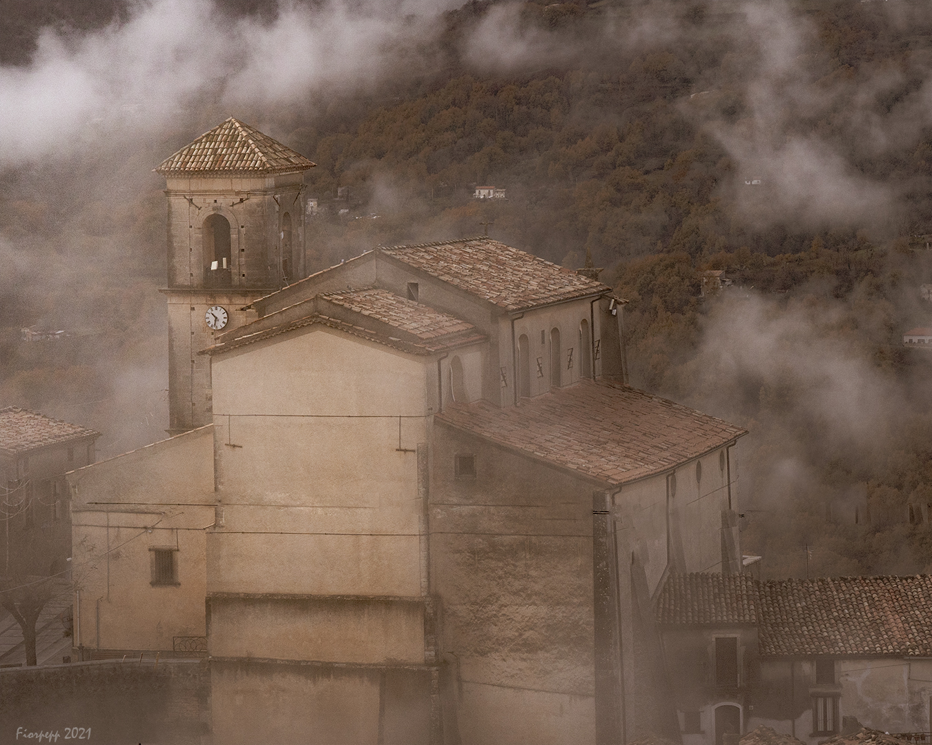 La nebbia agli irti colli