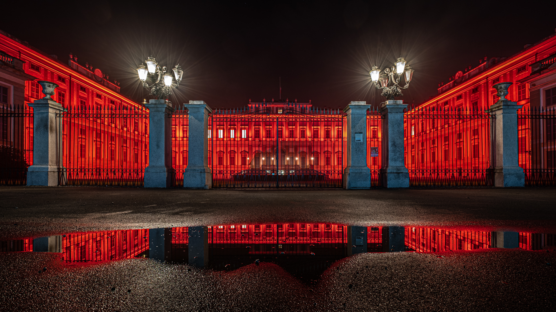 La Villa Reale di Monza in Rosso!