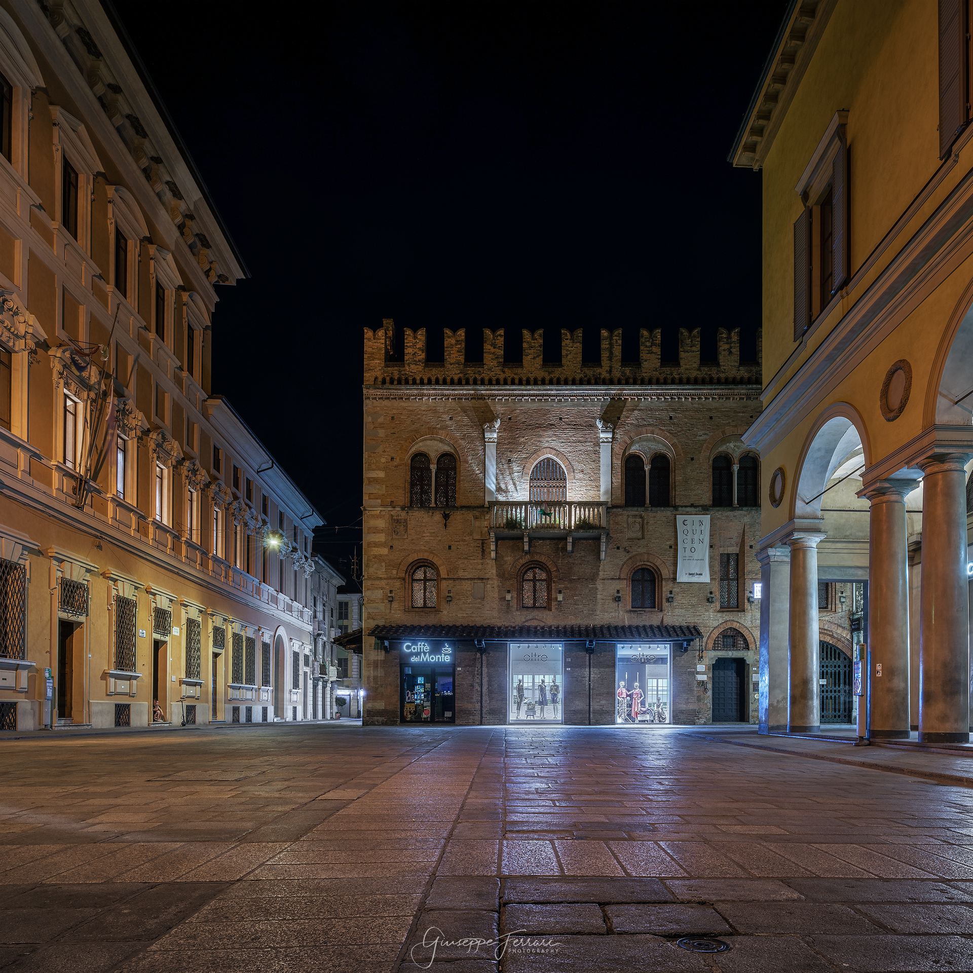 Piazza Del Monte Reggio Emilia