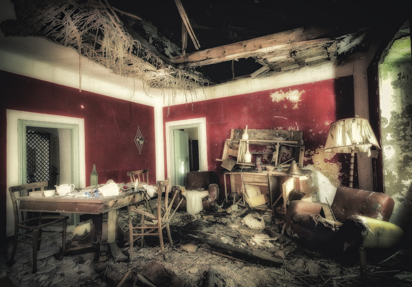 Quel che resta del salotto del prete....