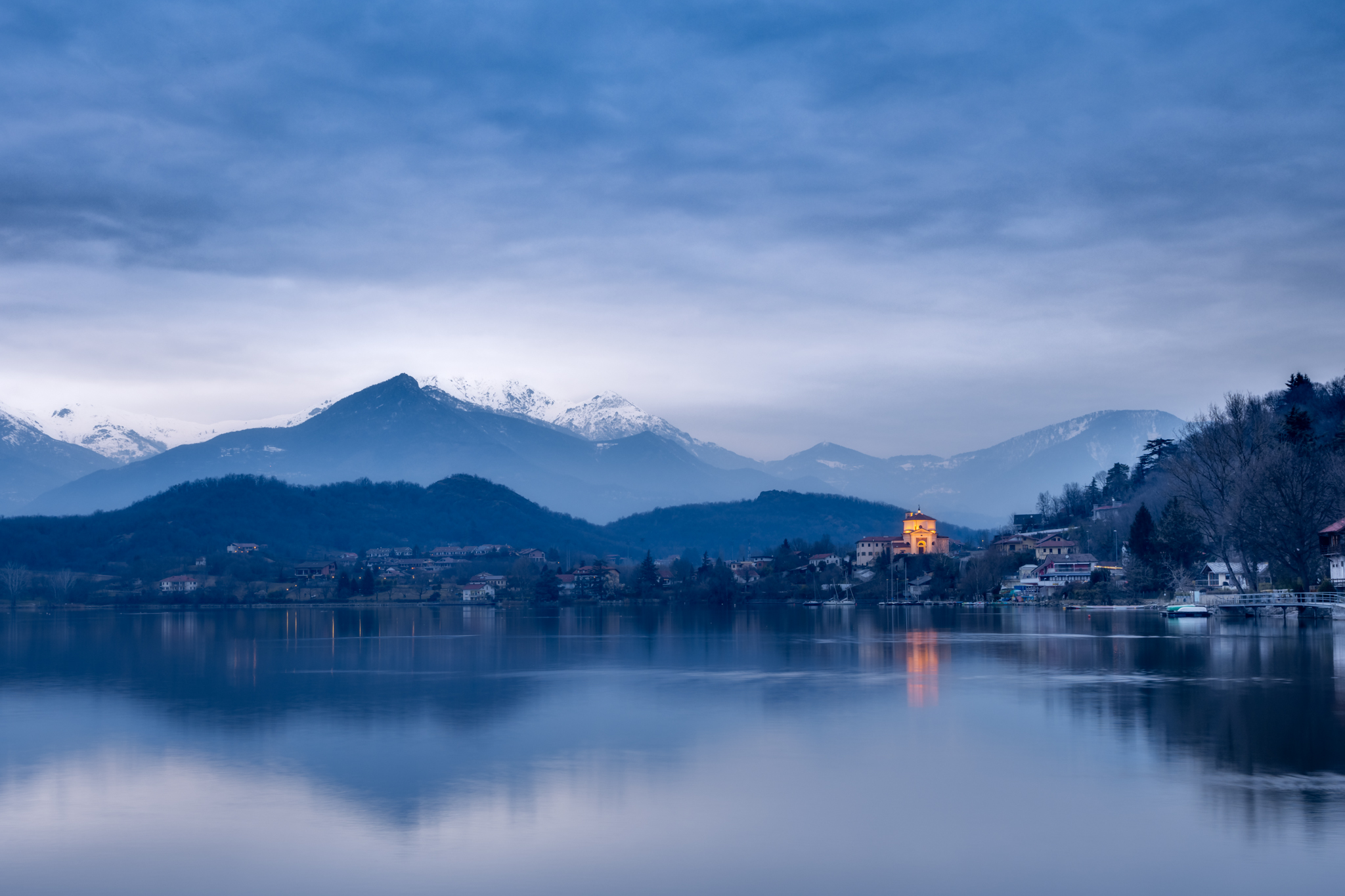 Lago Grande all'ora blu