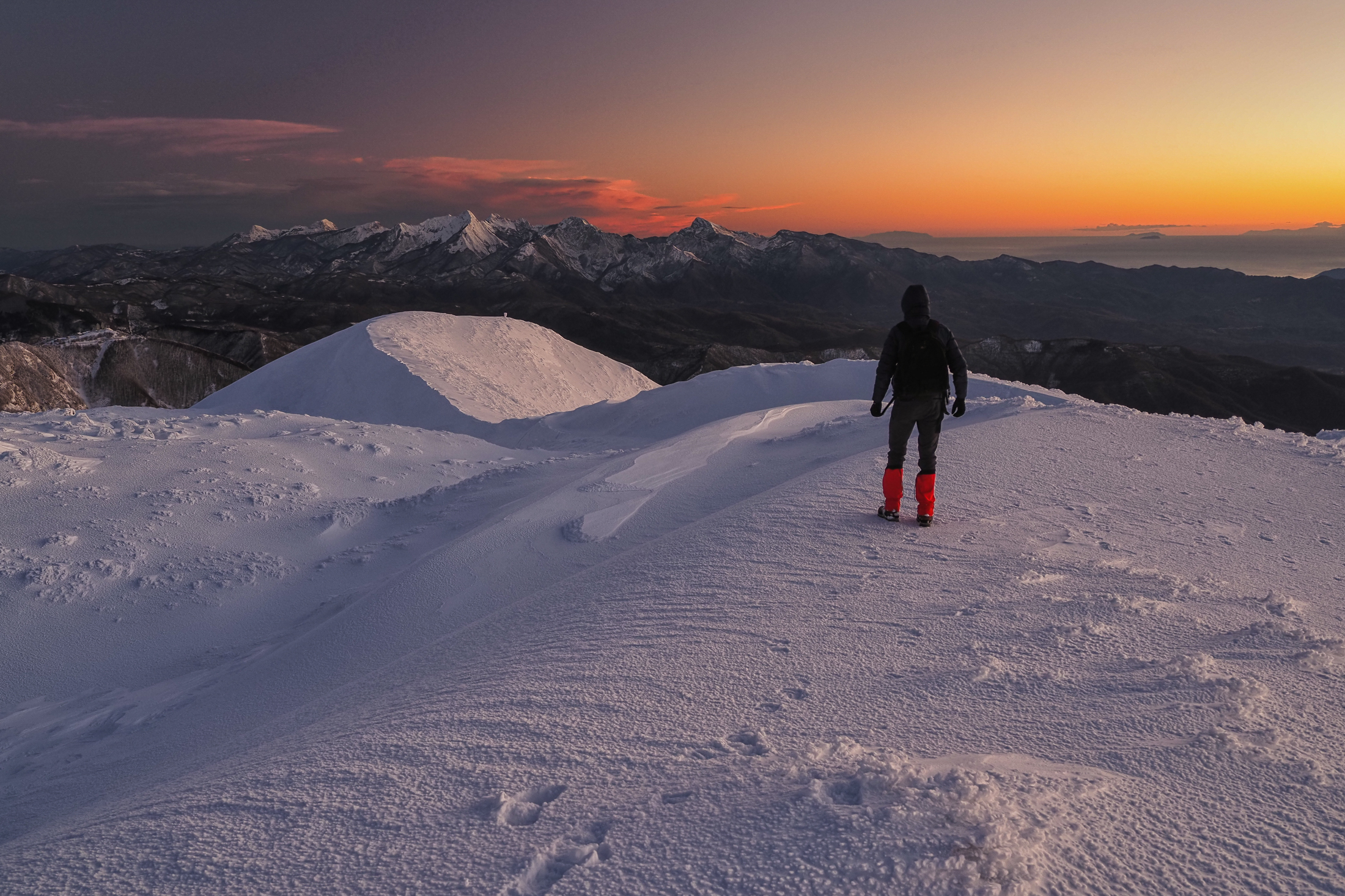 Admiring the Apuan Alps